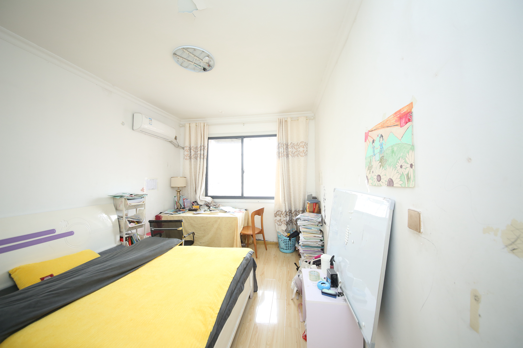 建工集团单位房  3室1厅1卫   56.00万卧室