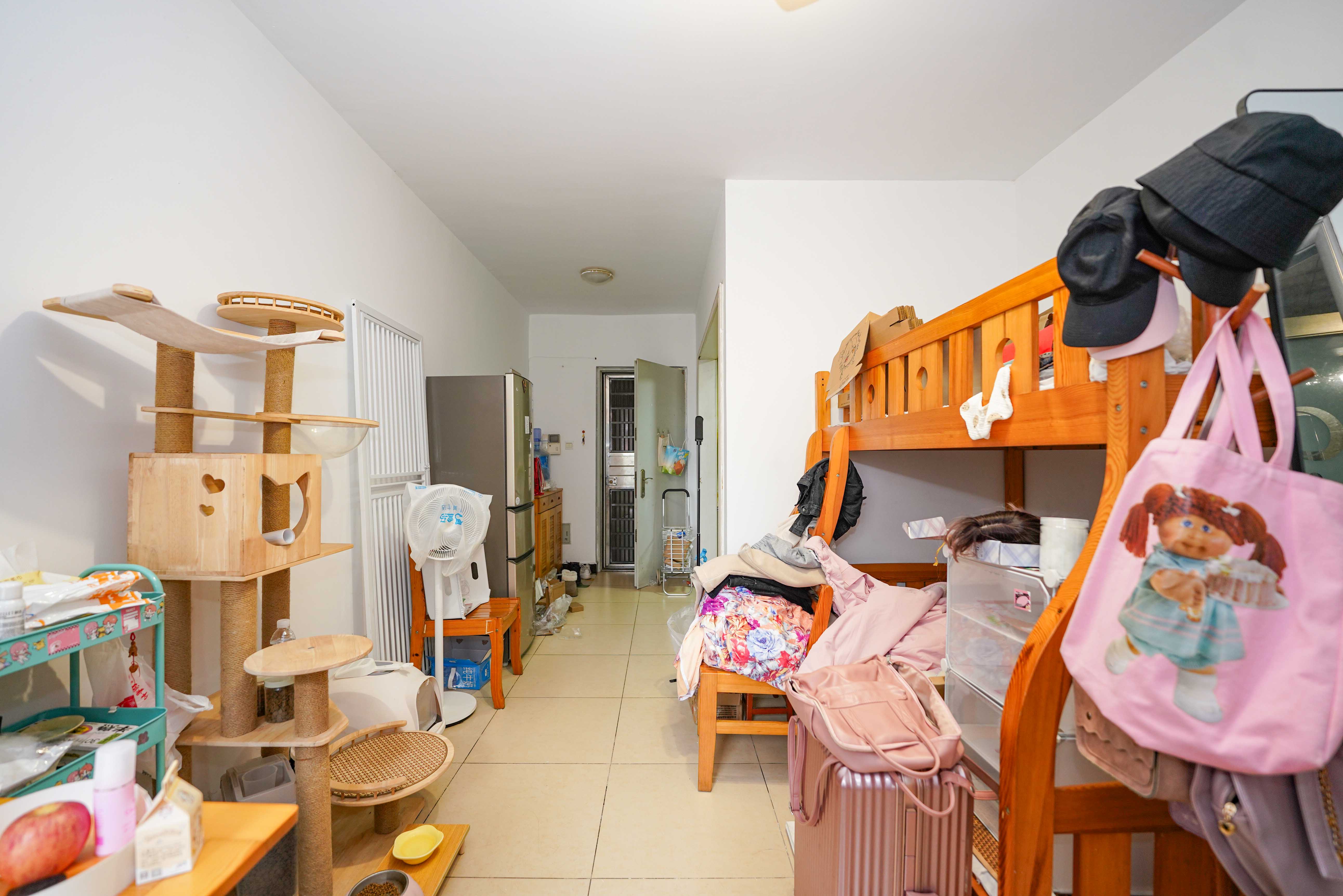 怡海星城 1室1厅1卫 27.5万 怡海星城 1室1厅1卫 27.5万客厅