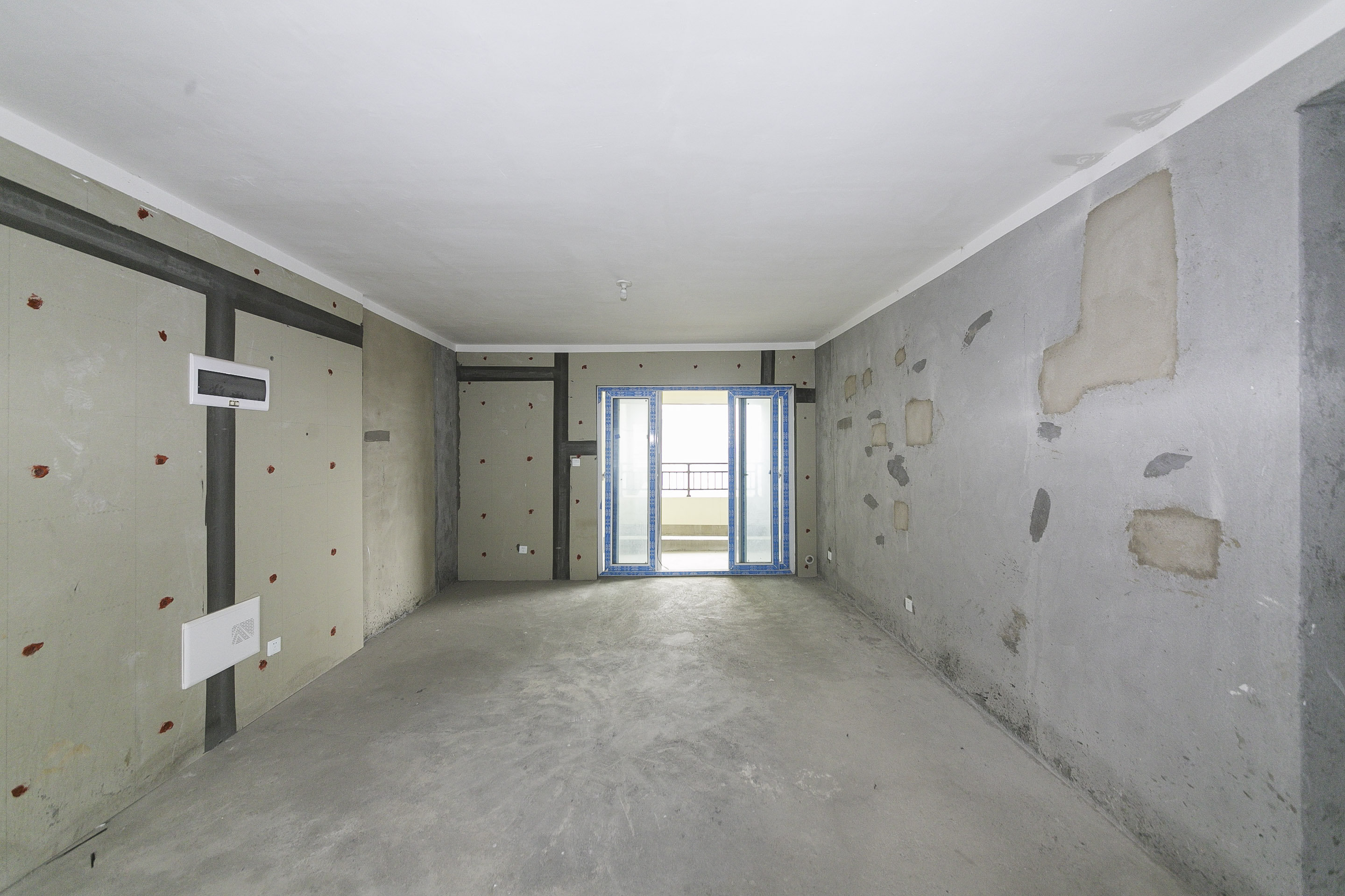 克拉美丽山庄(晟领国际) 4室2厅2卫 125.0万 克拉美丽山庄(晟领国际) 4室2厅2卫 125.0万客厅