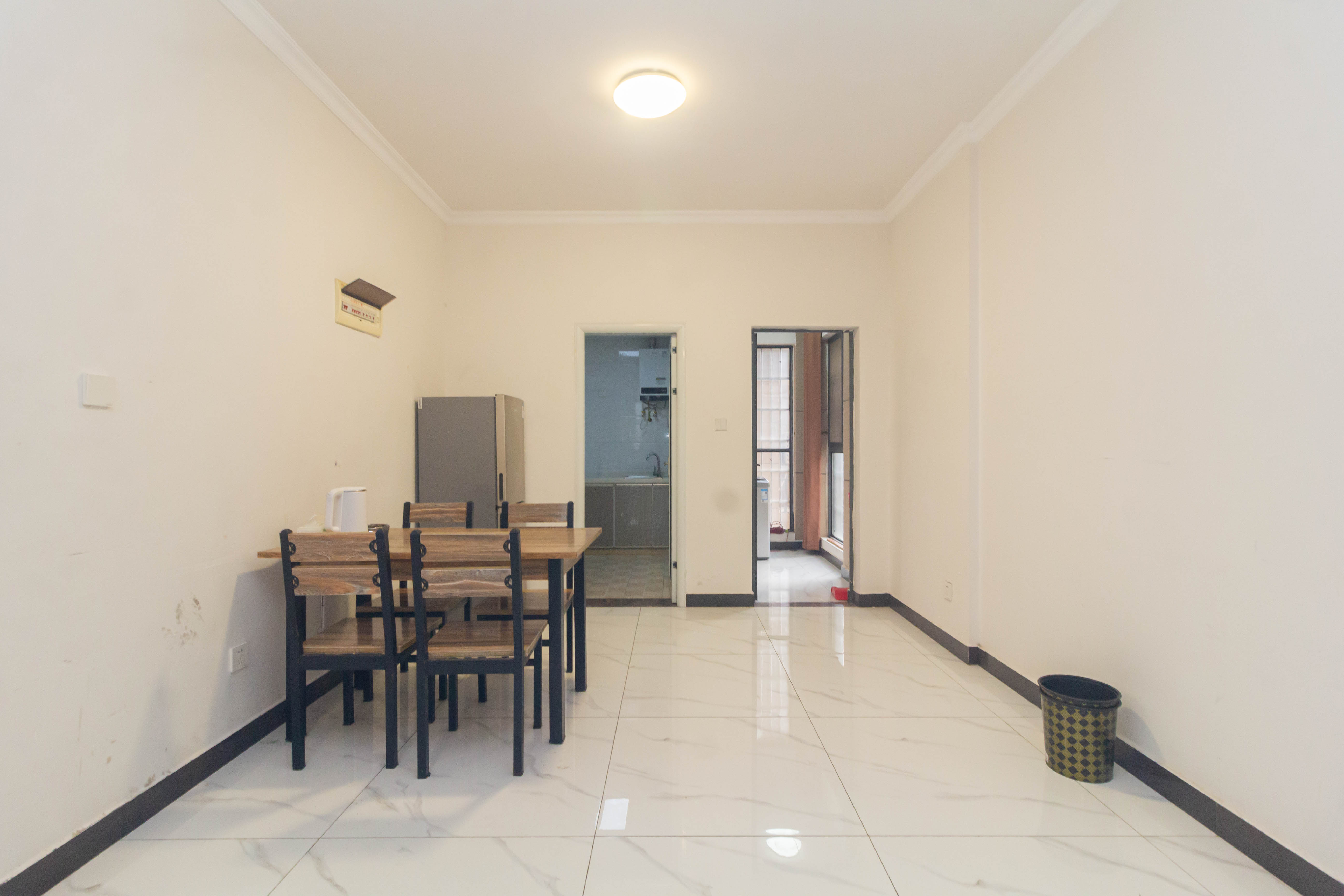 湘预家园  3室2厅2卫    69.99万 湘预家园  3室2厅2卫    69.99万客厅