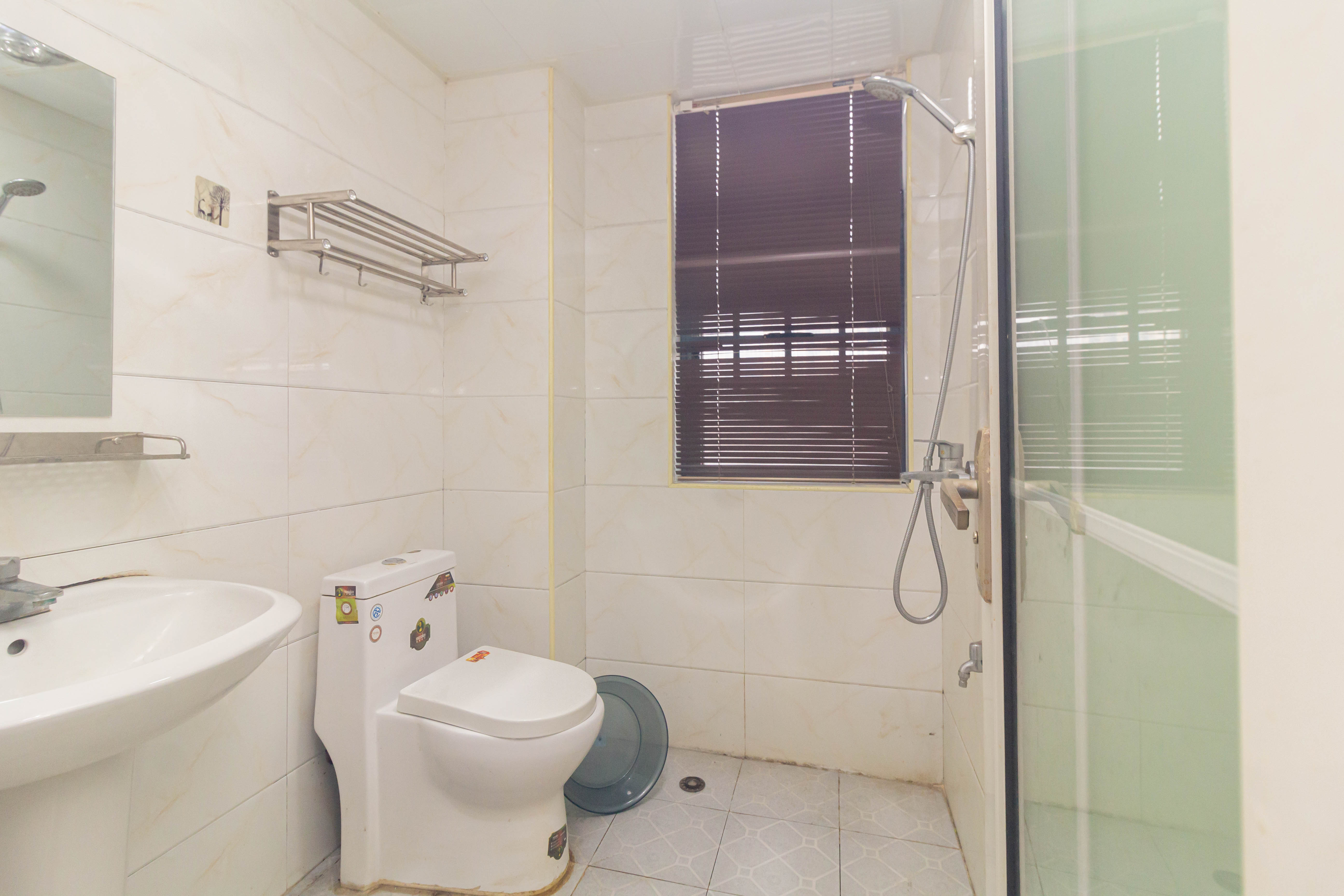 湘预家园  3室2厅2卫    69.99万 湘预家园  3室2厅2卫    69.99万卫生间