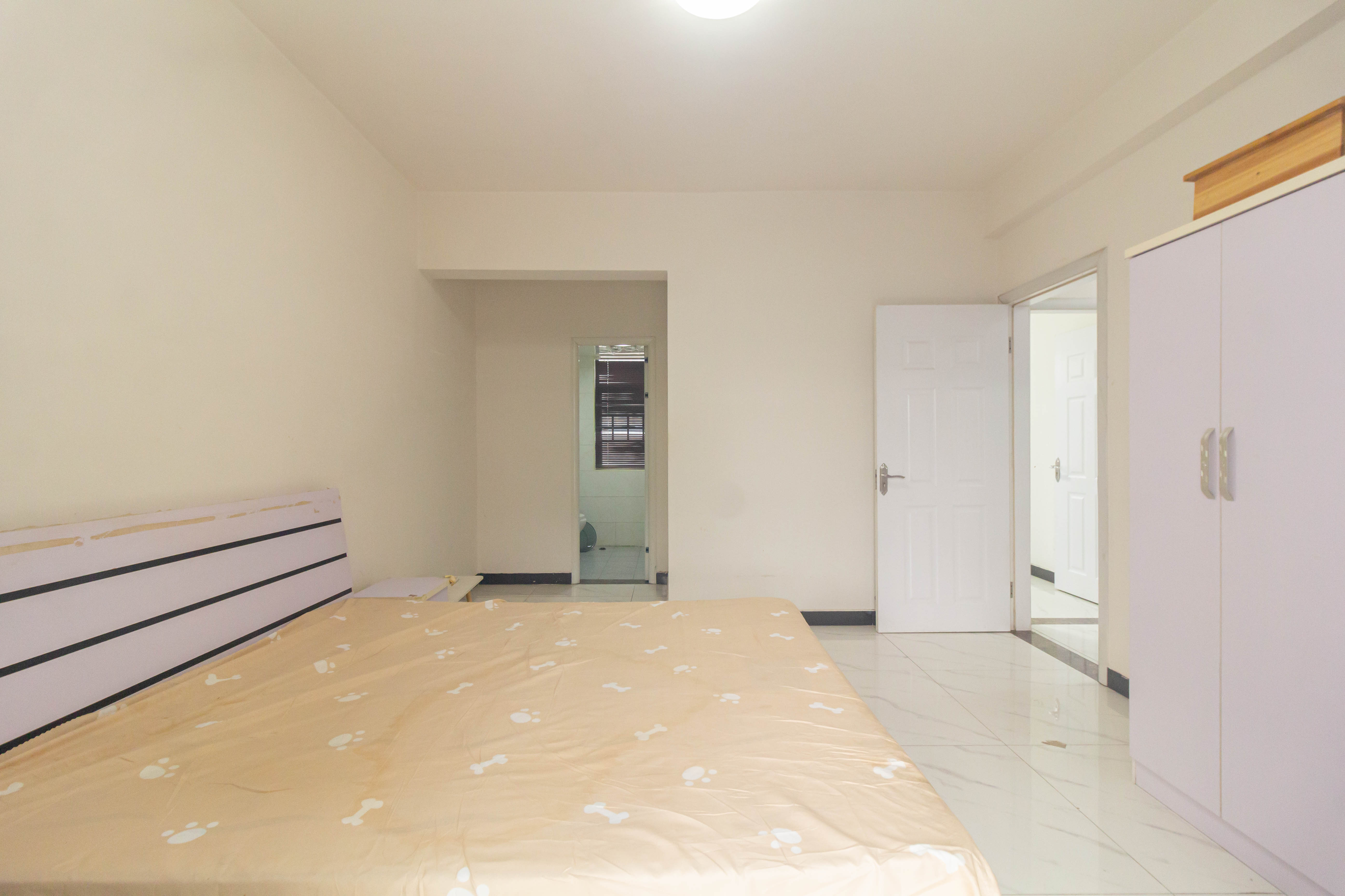 湘预家园  3室2厅2卫    69.99万 湘预家园  3室2厅2卫    69.99万卧室