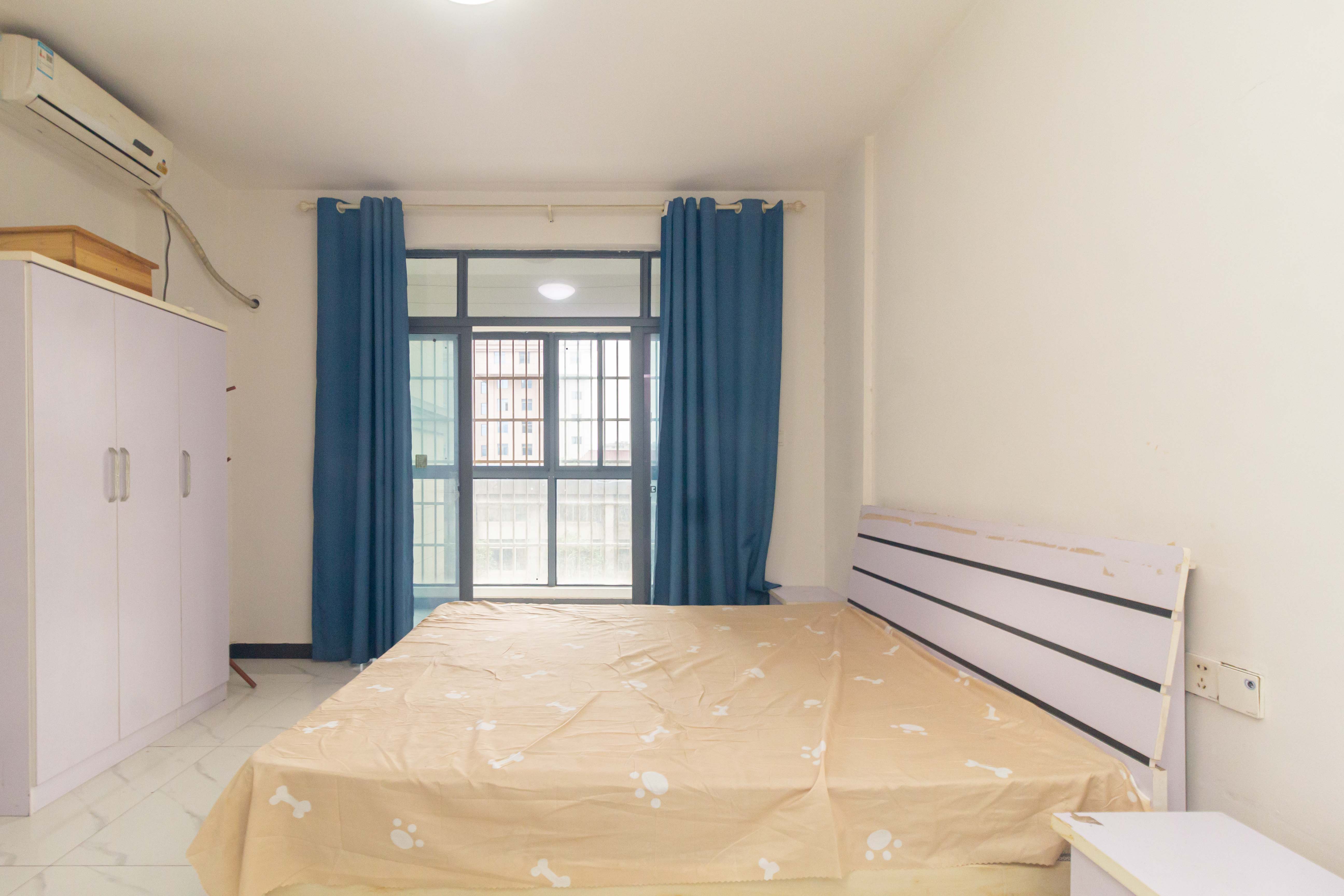 湘预家园  3室2厅2卫    69.99万 湘预家园  3室2厅2卫    69.99万卧室