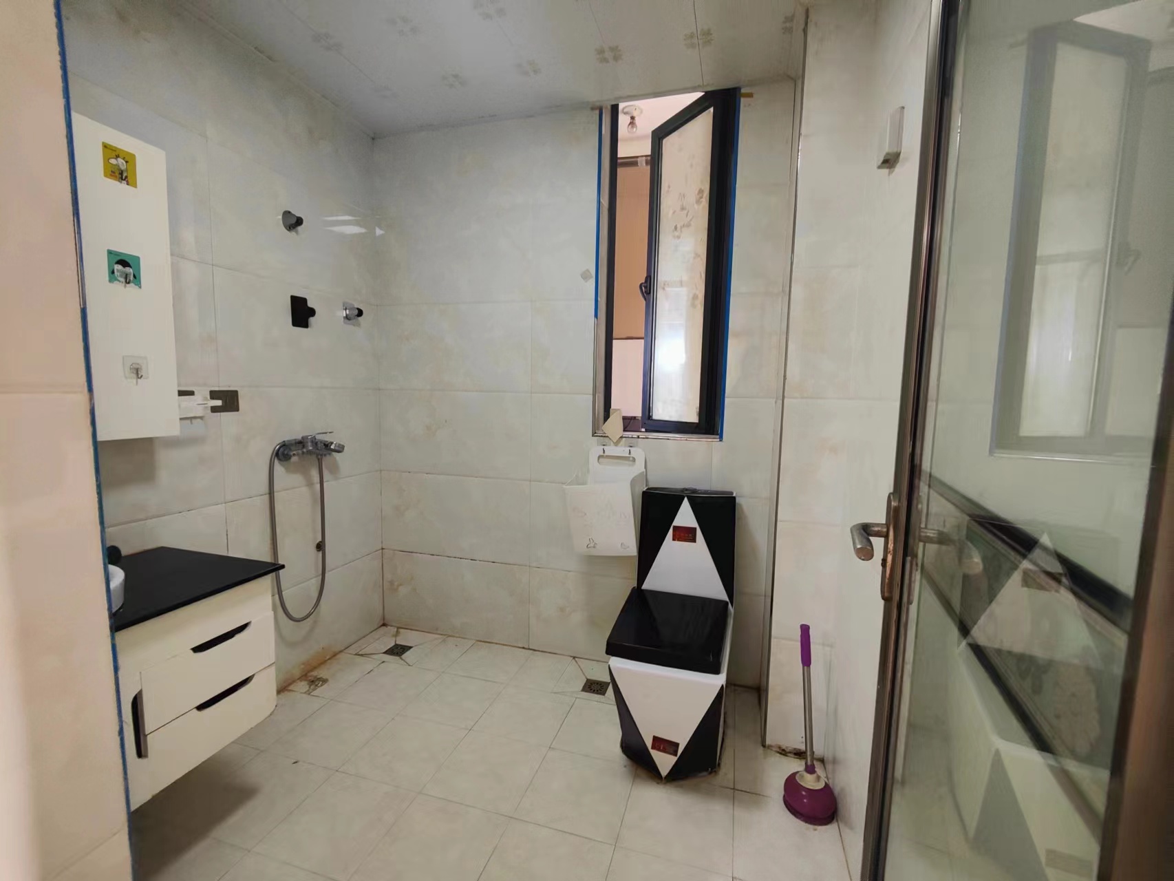 滨江花园  2室2厅1卫    50.0万 滨江花园  2室2厅1卫    50.0万室内图