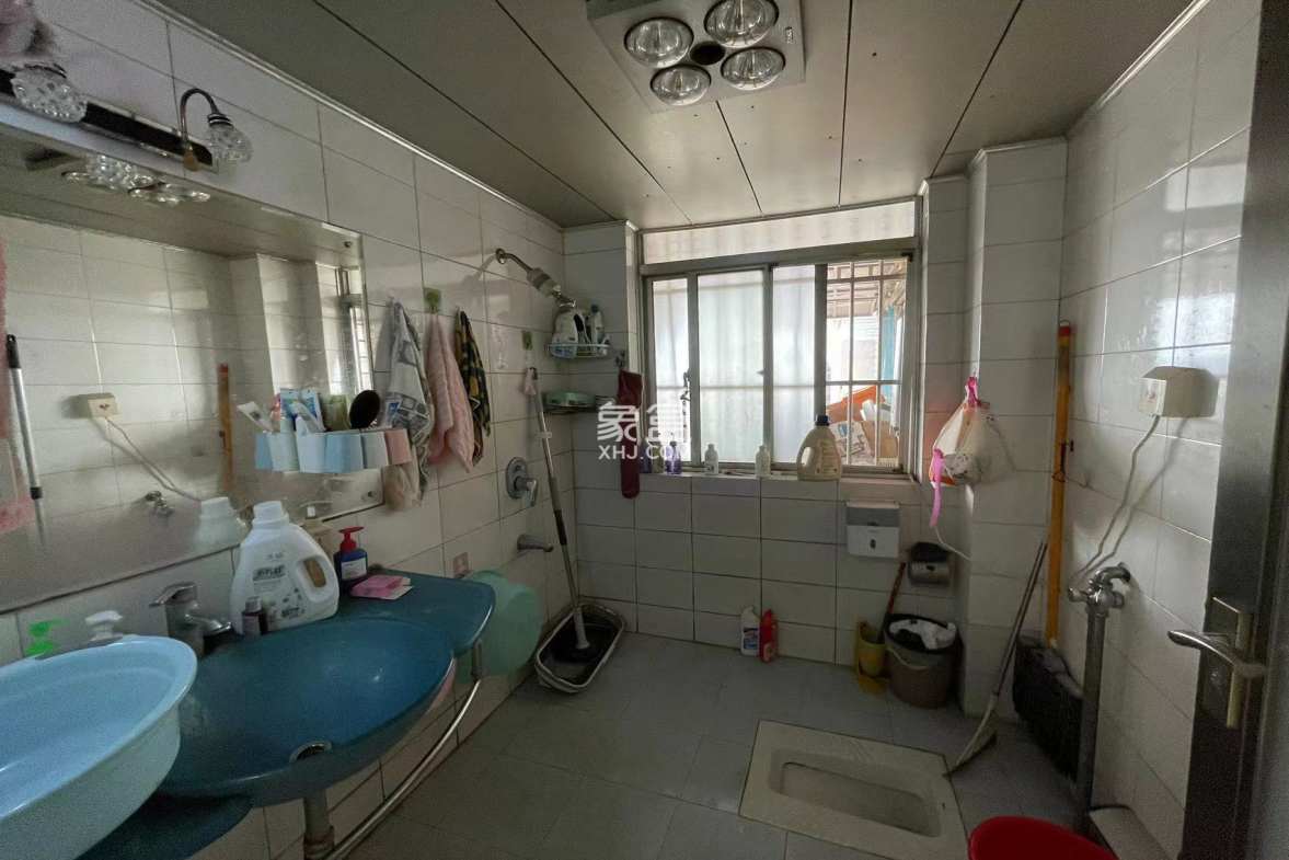 神农家具大市场 4室3厅2卫 88.0万 神农家具大市场 4室3厅2卫 88.0万室内图