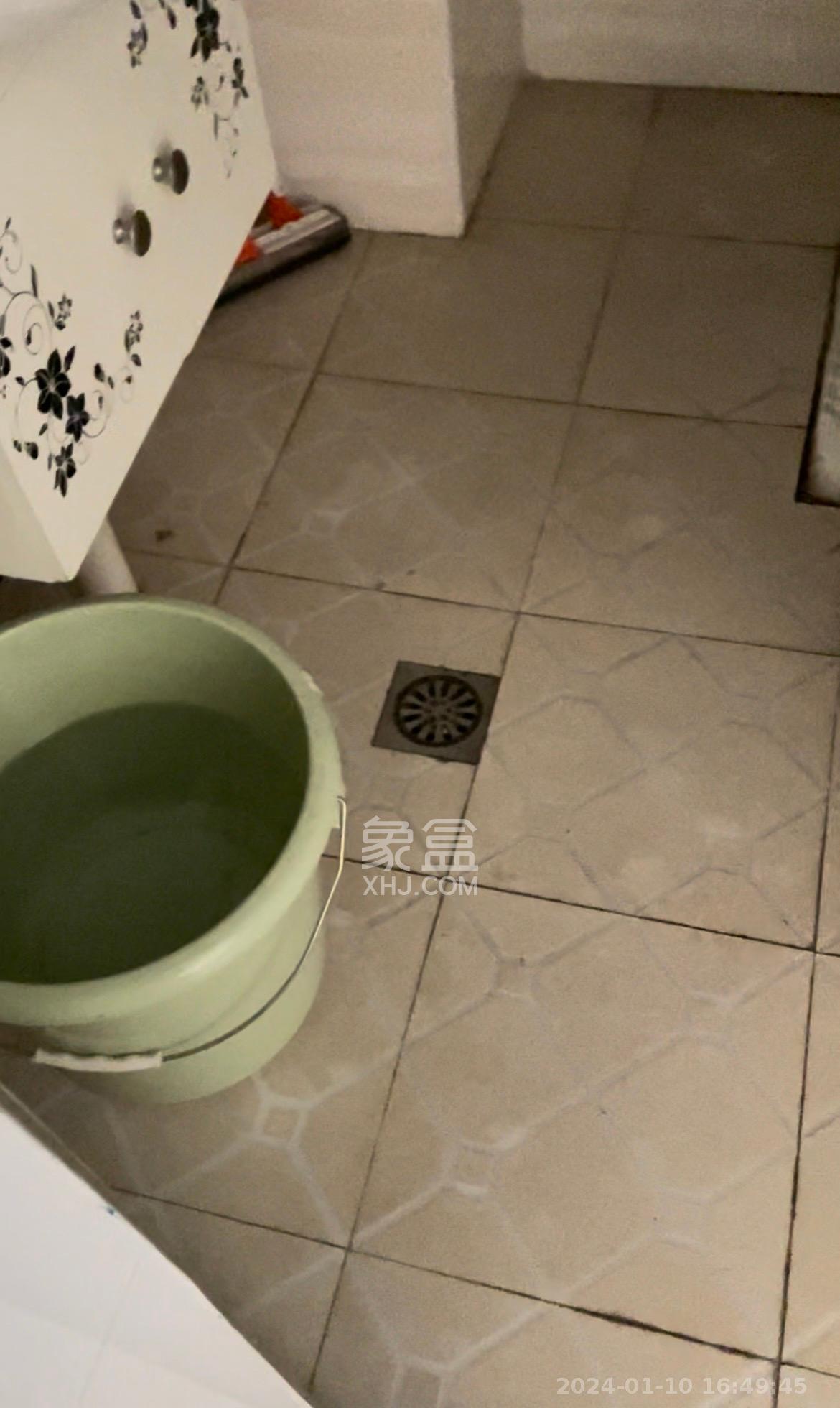 公园道  1室1厅1卫   2300.00元/月室内图