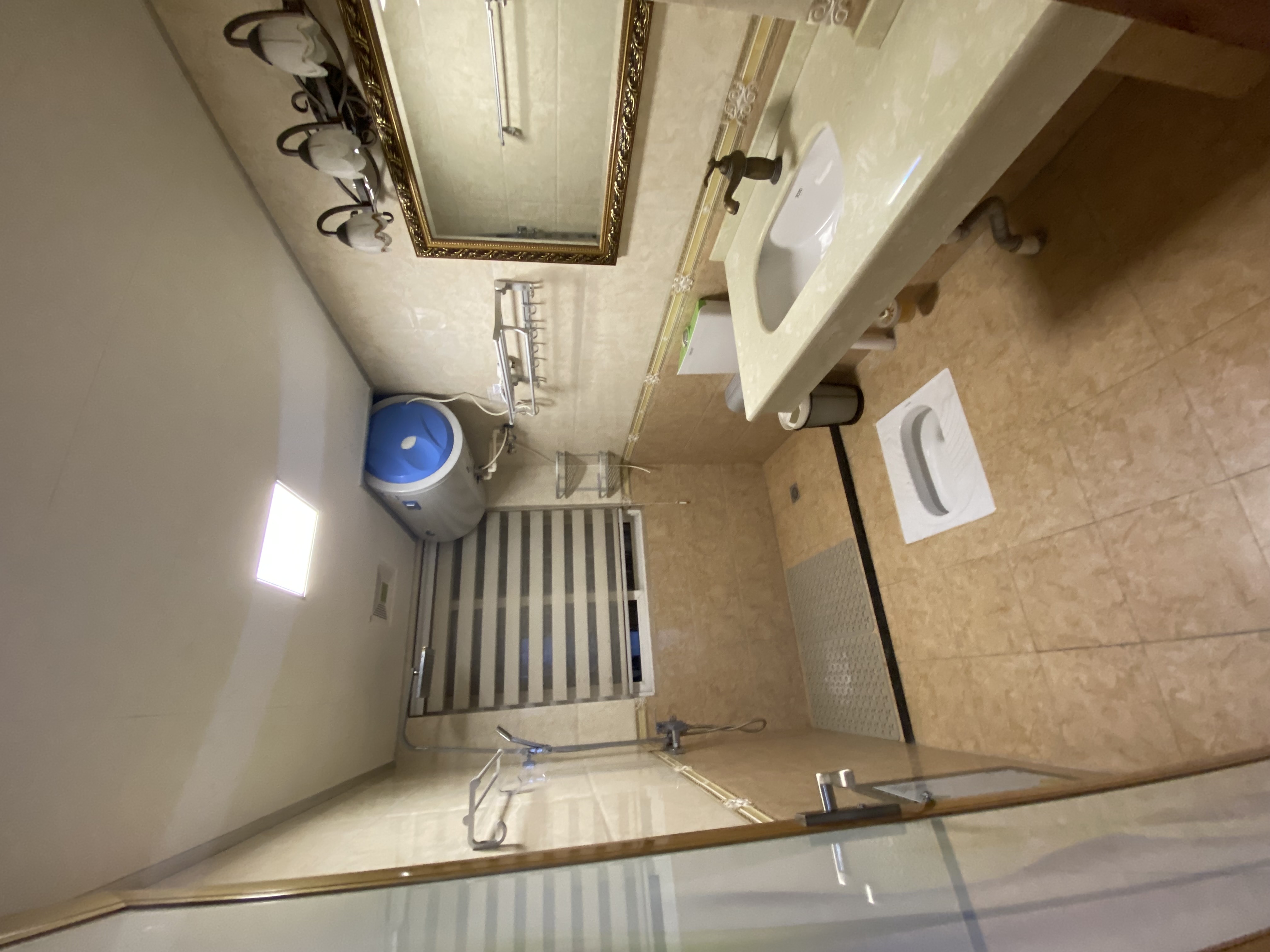 观山湖一号  4室2厅2卫   6800.00元/月室内图