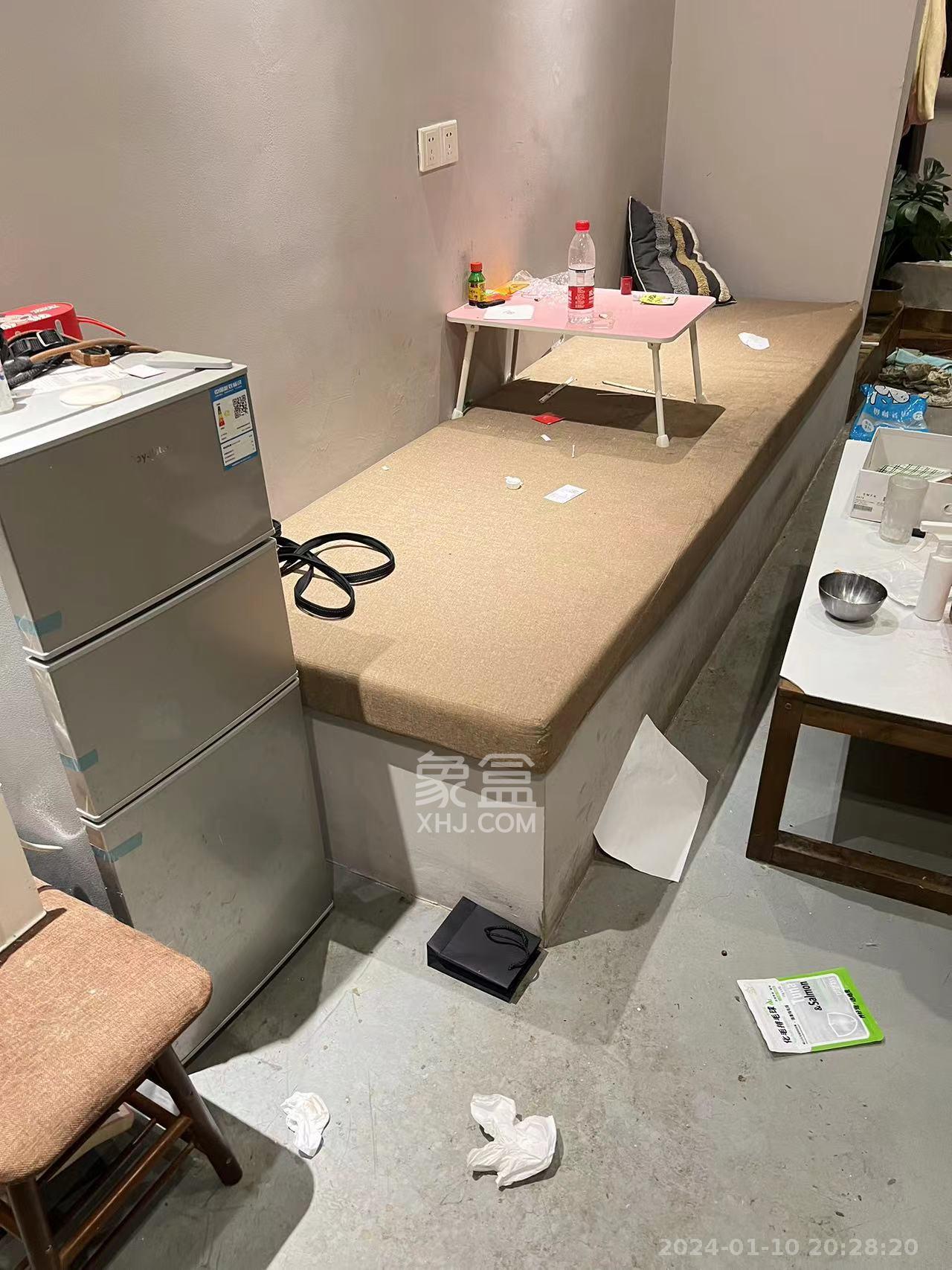 铂宫  1室1厅1卫   2400.00元/月室内图