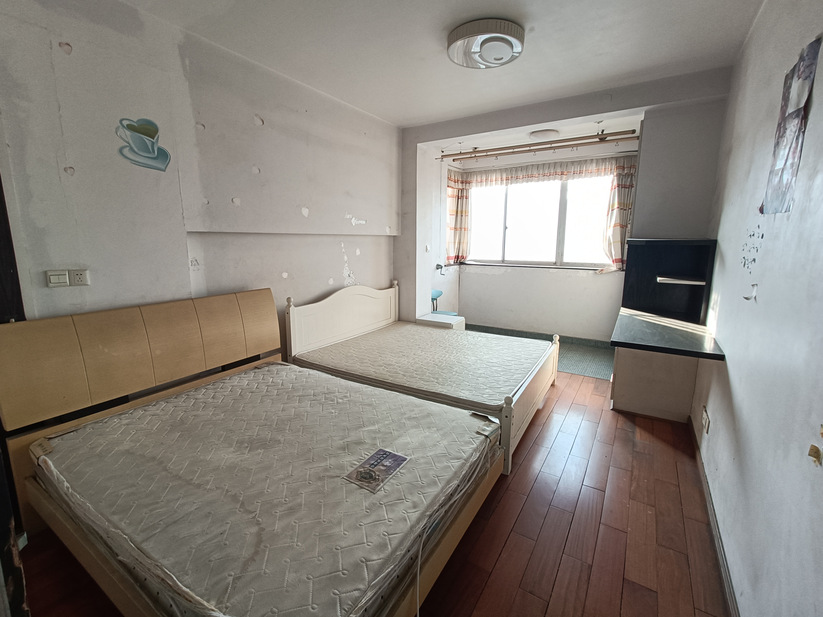 亚都花园 4室2厅2卫 72.8万 亚都花园 4室2厅2卫 72.8万室内图