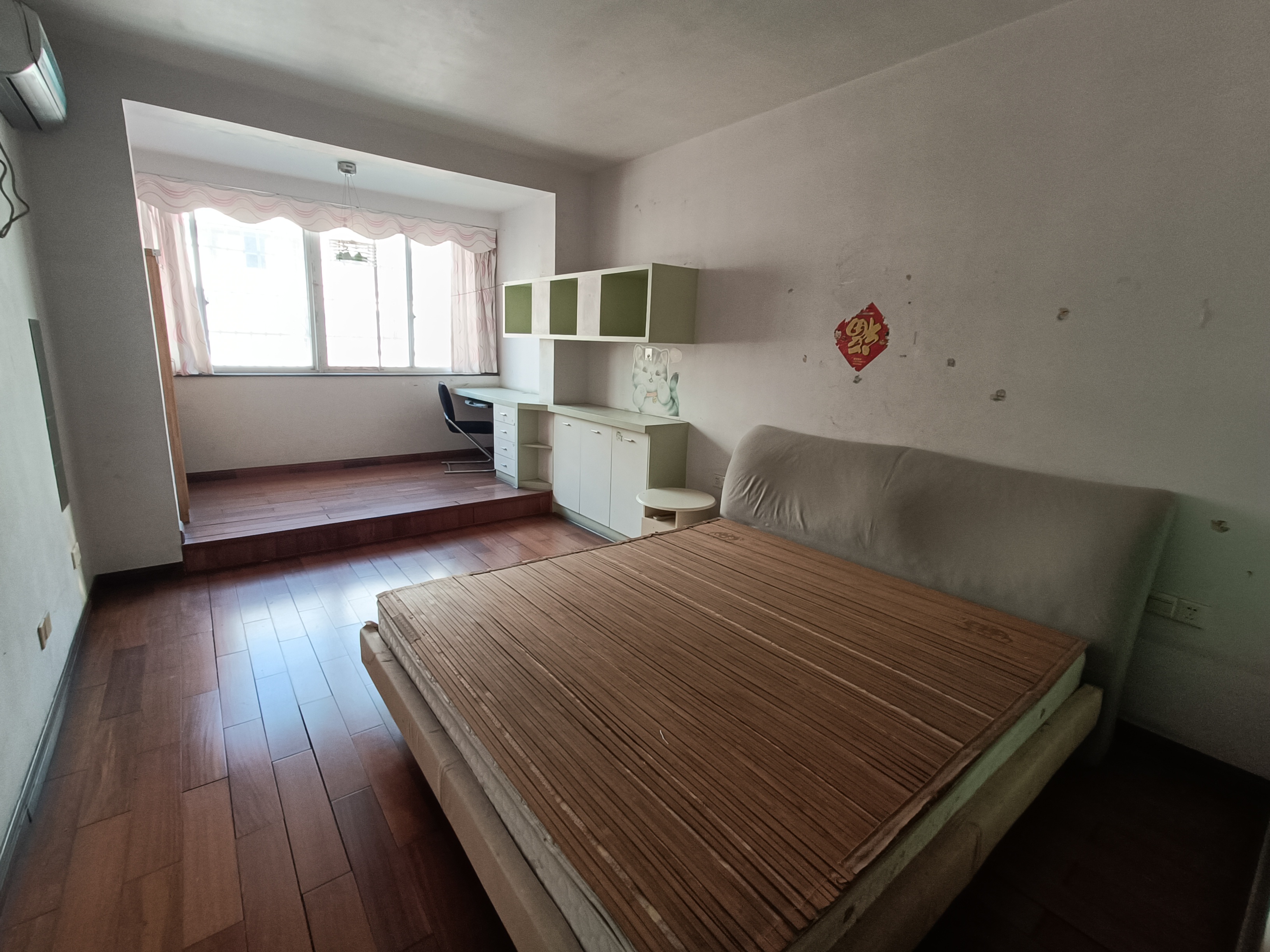 亚都花园 4室2厅2卫 72.8万 亚都花园 4室2厅2卫 72.8万室内图