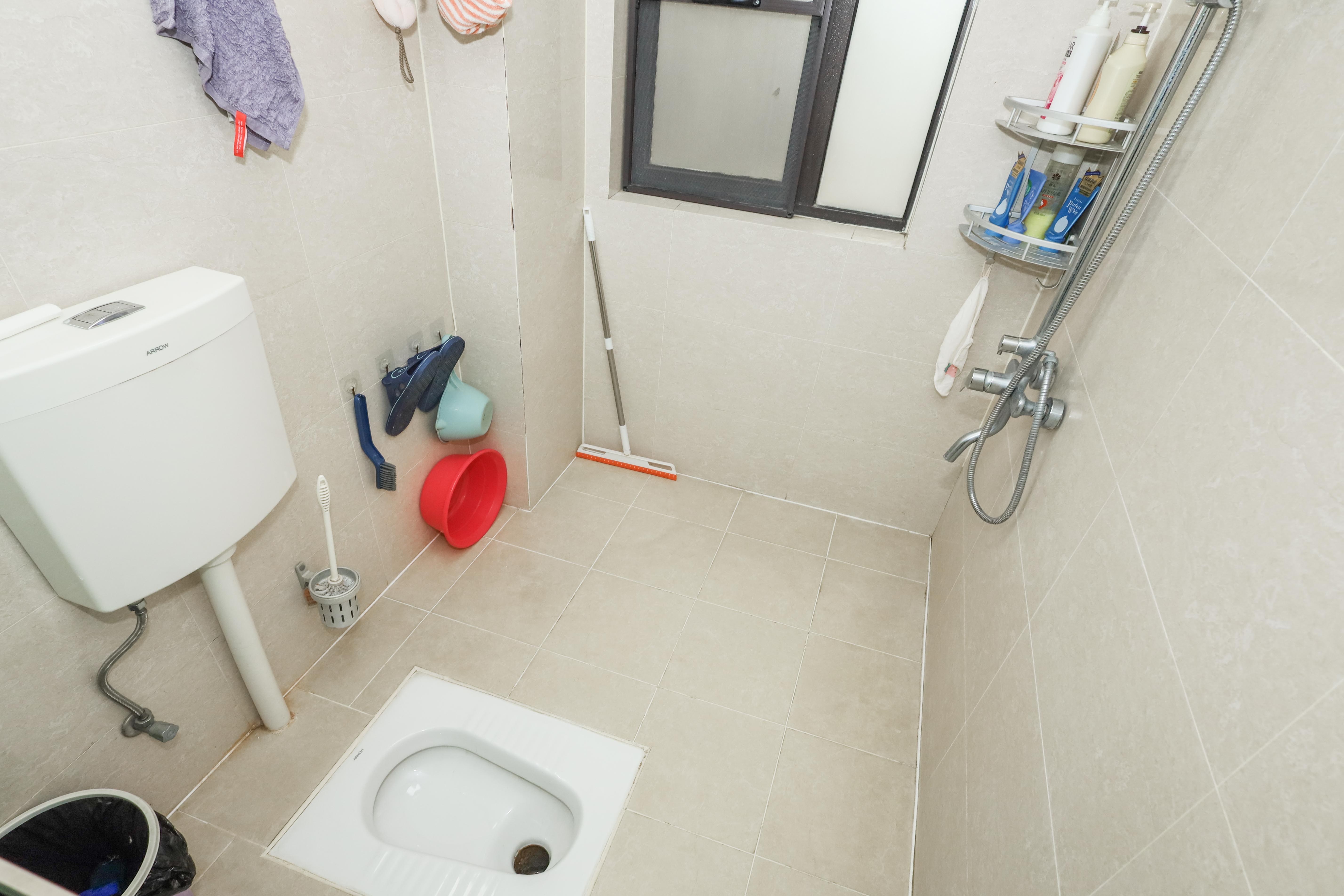 麓谷星辰  4室2厅2卫    152.0万卫生间