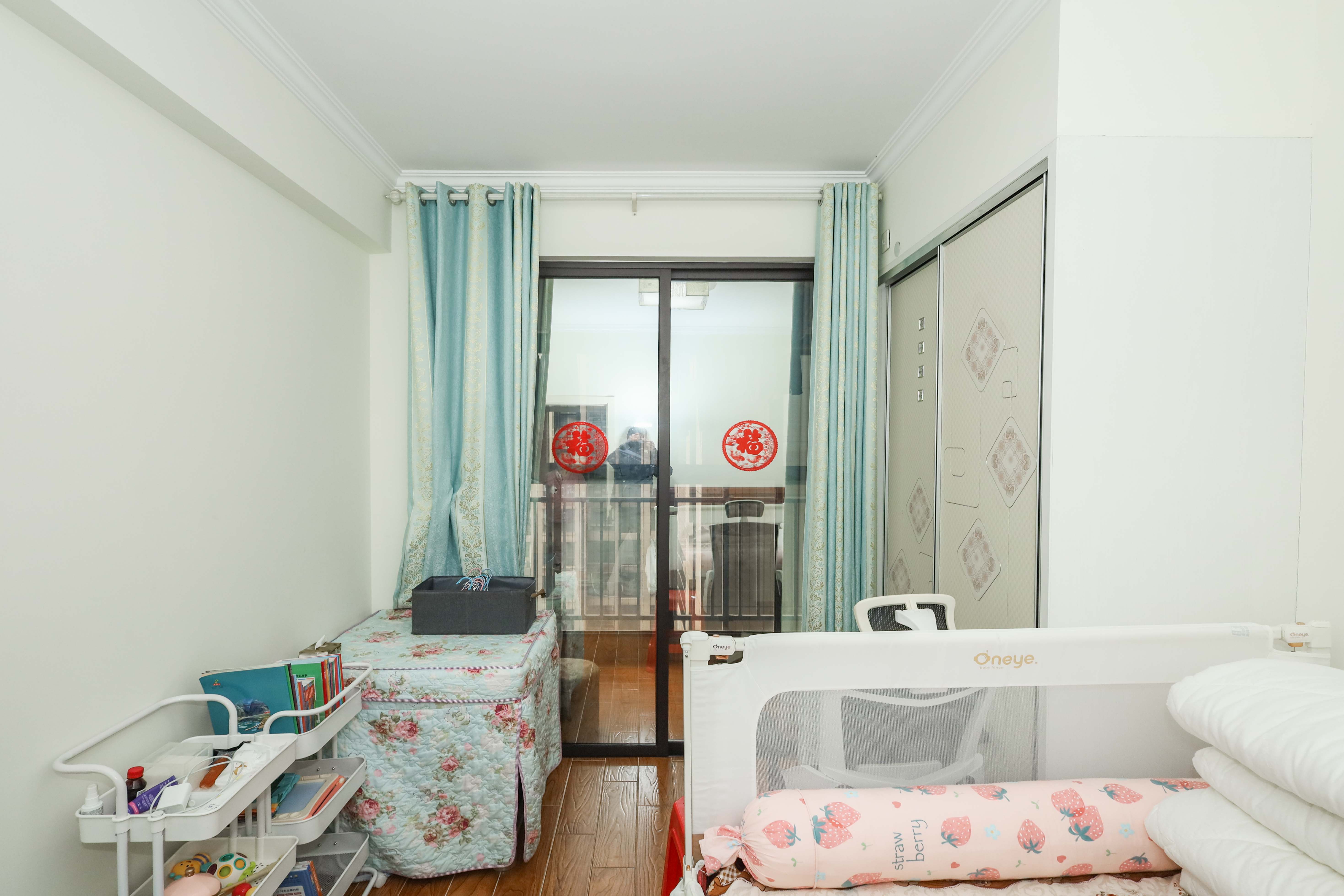 麓谷星辰  4室2厅2卫    152.0万卧室