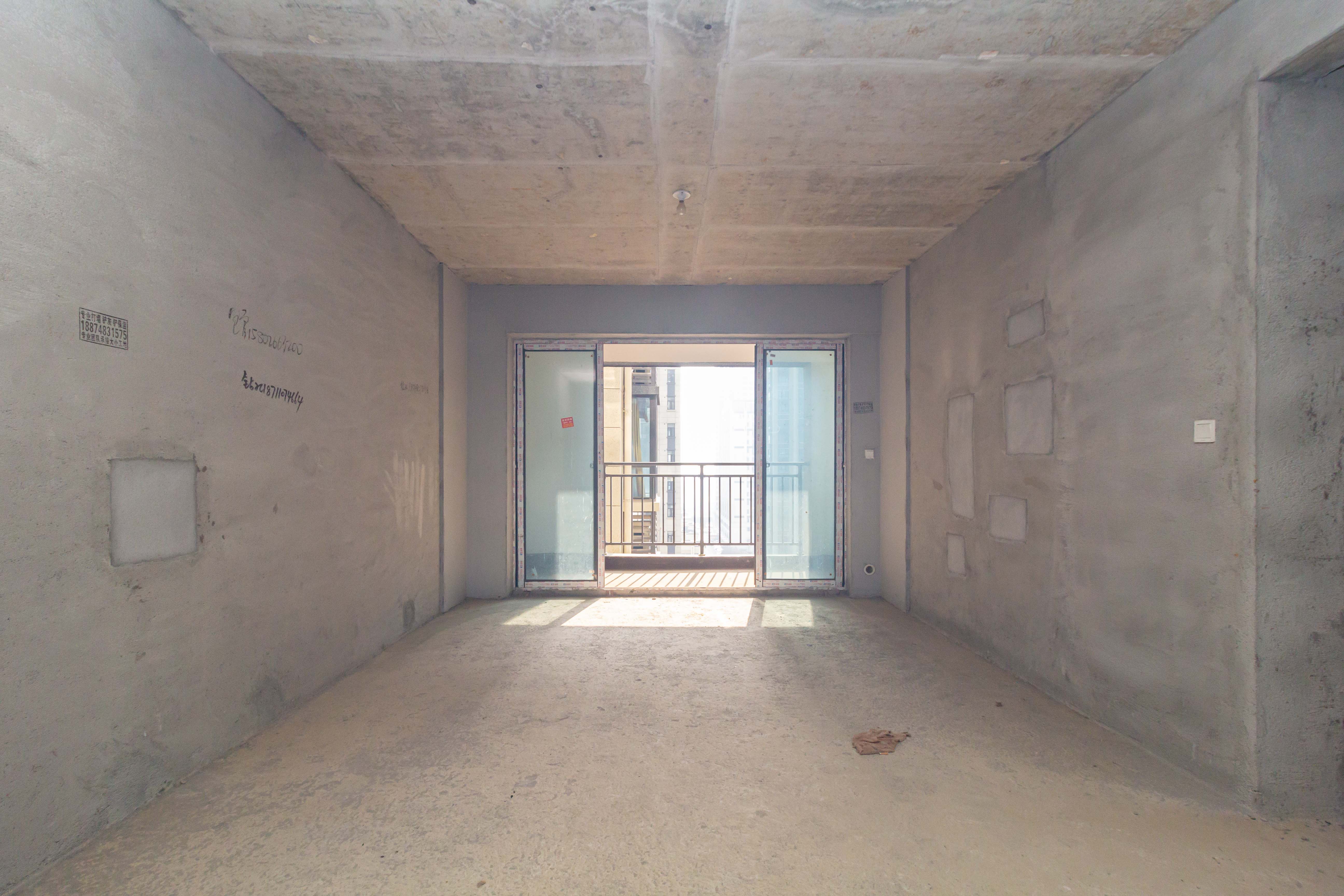 财汇新天地(财汇商务广场) 3室2厅1卫 85.0万 财汇新天地(财汇商务广场) 3室2厅1卫 85.0万客厅