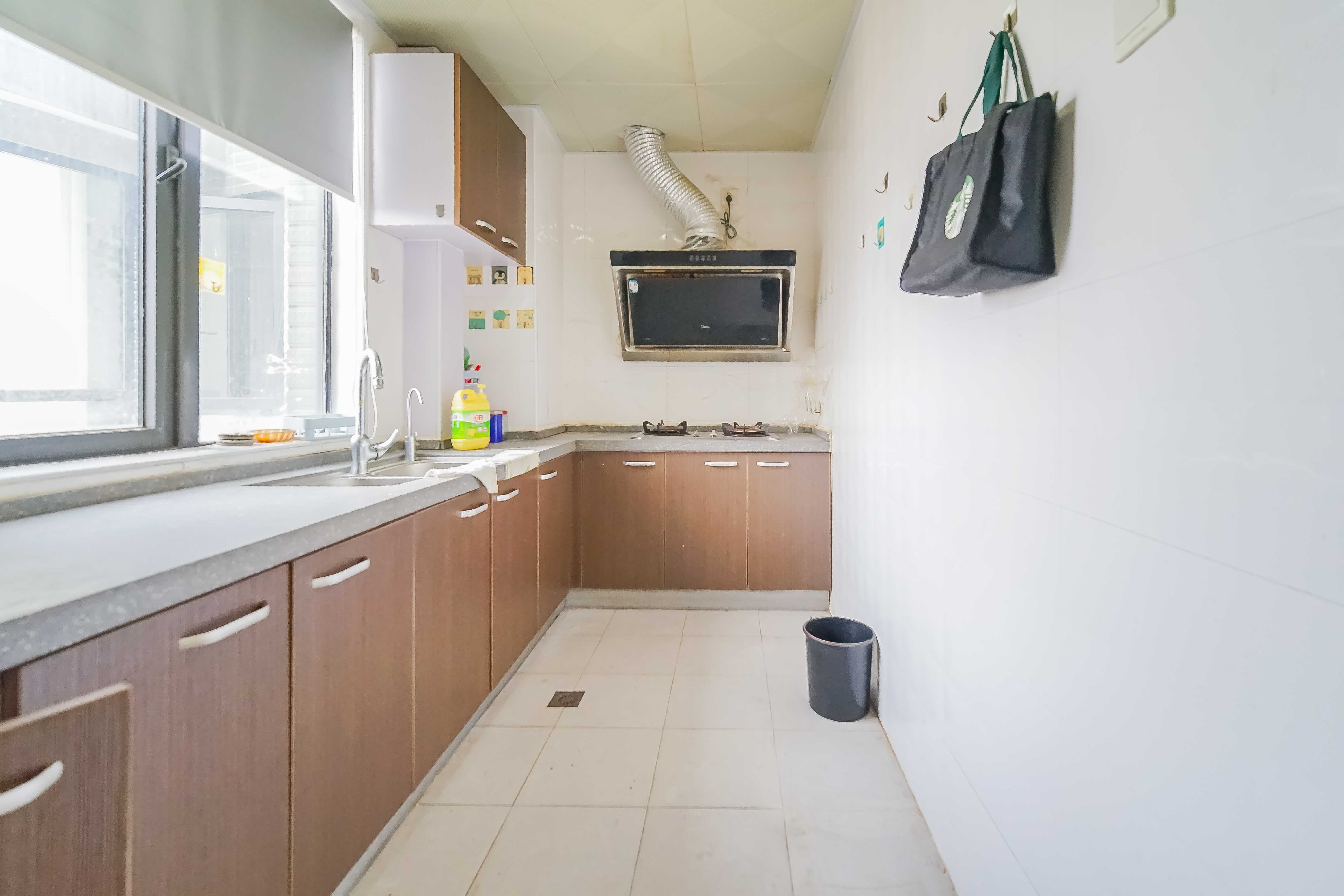 茂华国际湘 2室2厅1卫 72.0万 茂华国际湘 2室2厅1卫 72.0万厨房