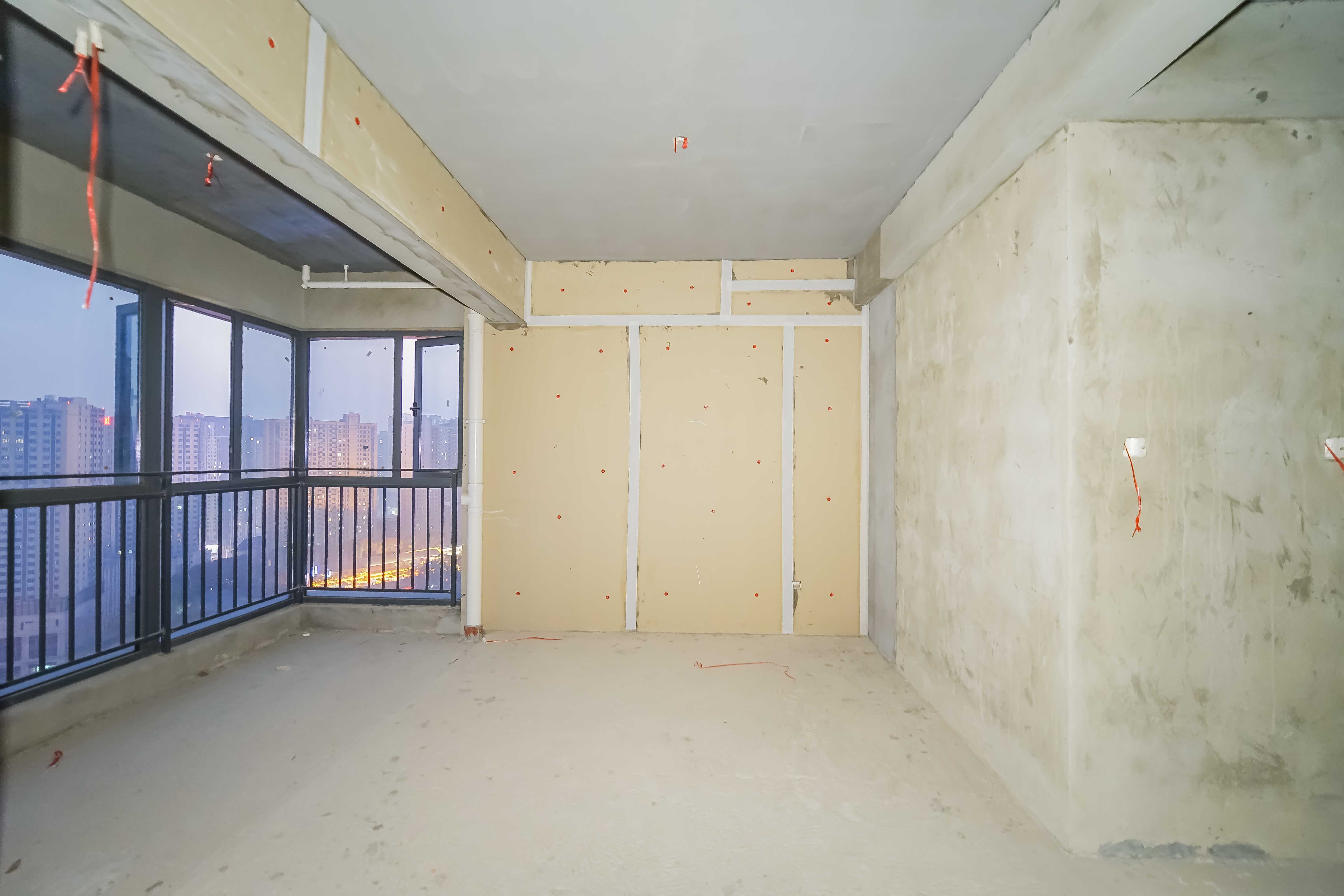 高峰璟麟府(高峰御园) 5室2厅2卫 165.0万 高峰璟麟府(高峰御园) 5室2厅2卫 165.0万客厅