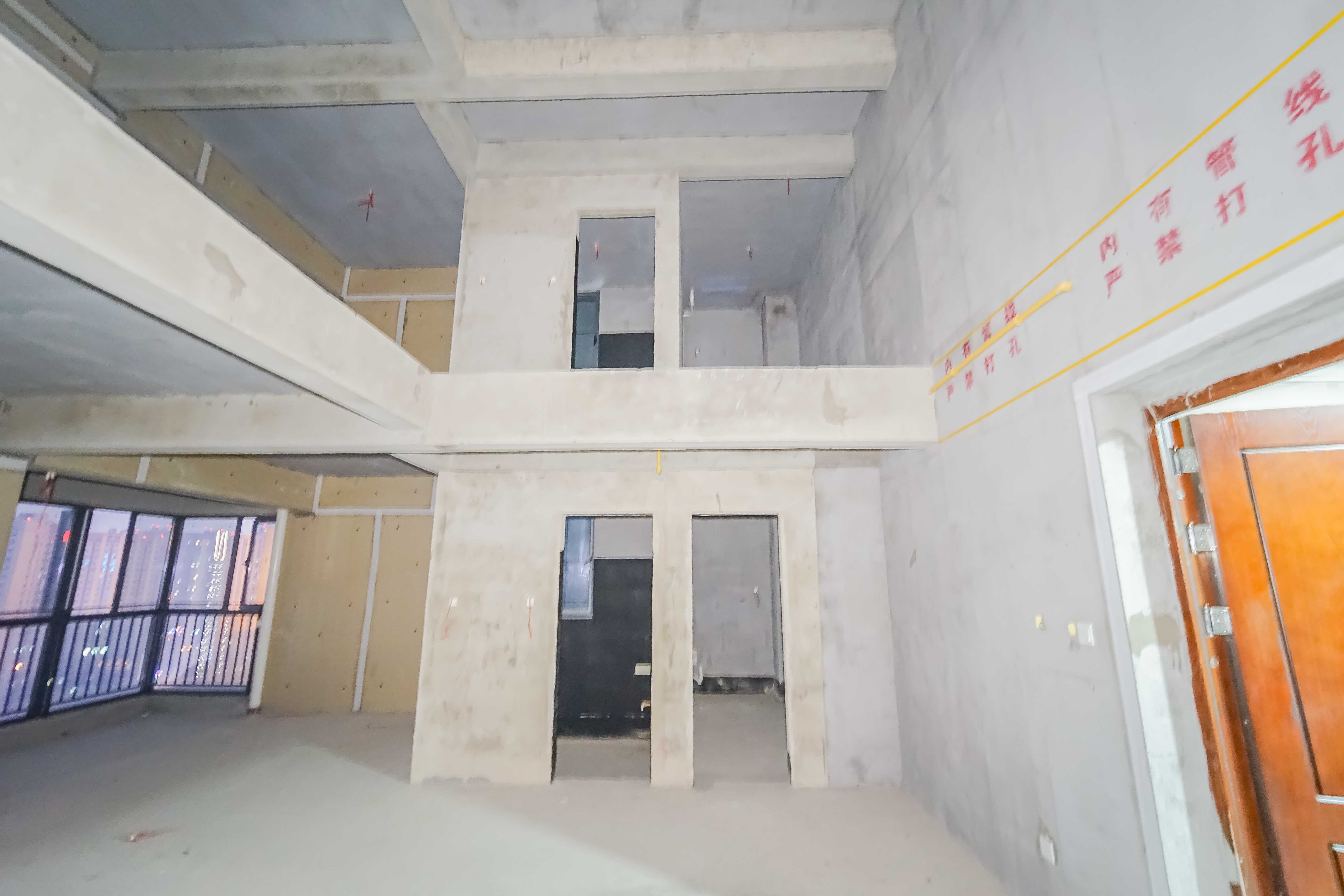 高峰璟麟府(高峰御园) 5室2厅2卫 165.0万 高峰璟麟府(高峰御园) 5室2厅2卫 165.0万客厅