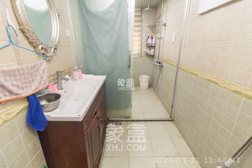 博雅湘水湾  3室2厅2卫   1900.00元/月室内图