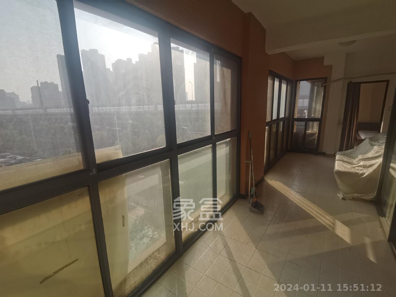 中城丽景香山园  3室2厅2卫   3500.00元/月室内图