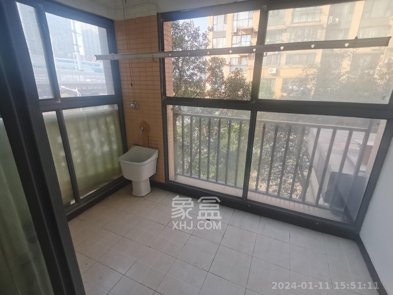 中城丽景香山园  3室2厅2卫   3500.00元/月室内图
