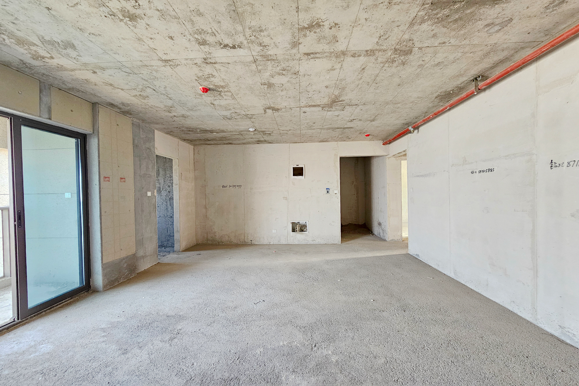 阳光城尚东湾愉景苑  4室2厅2卫    123.0万客厅