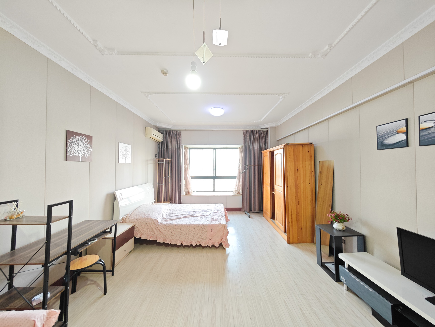 世纪桃花苑 1室1厅1卫 25.0万 世纪桃花苑 1室1厅1卫 25.0万客厅