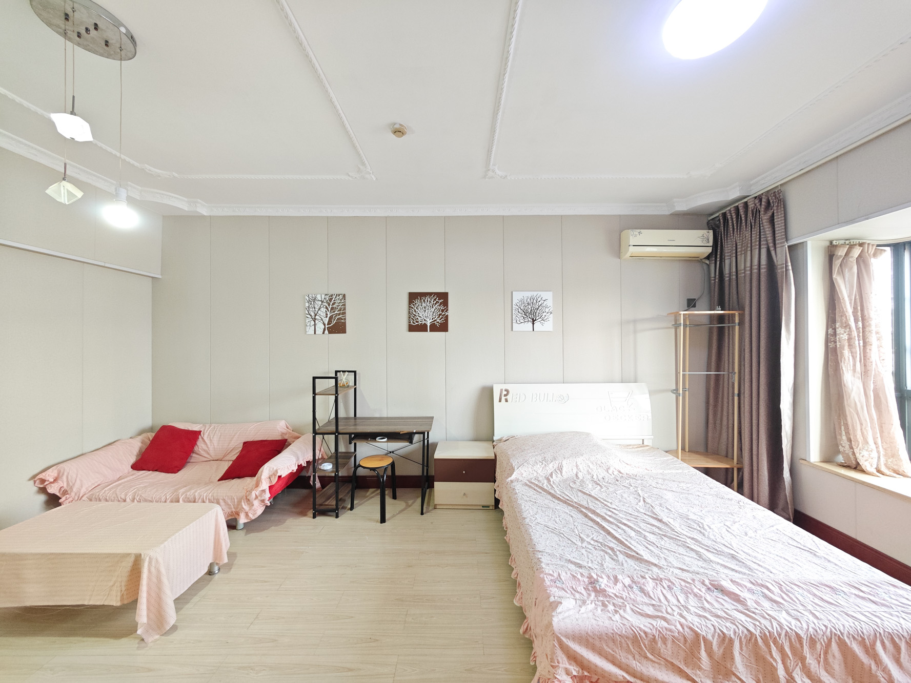 世纪桃花苑 1室1厅1卫 25.0万 世纪桃花苑 1室1厅1卫 25.0万客厅