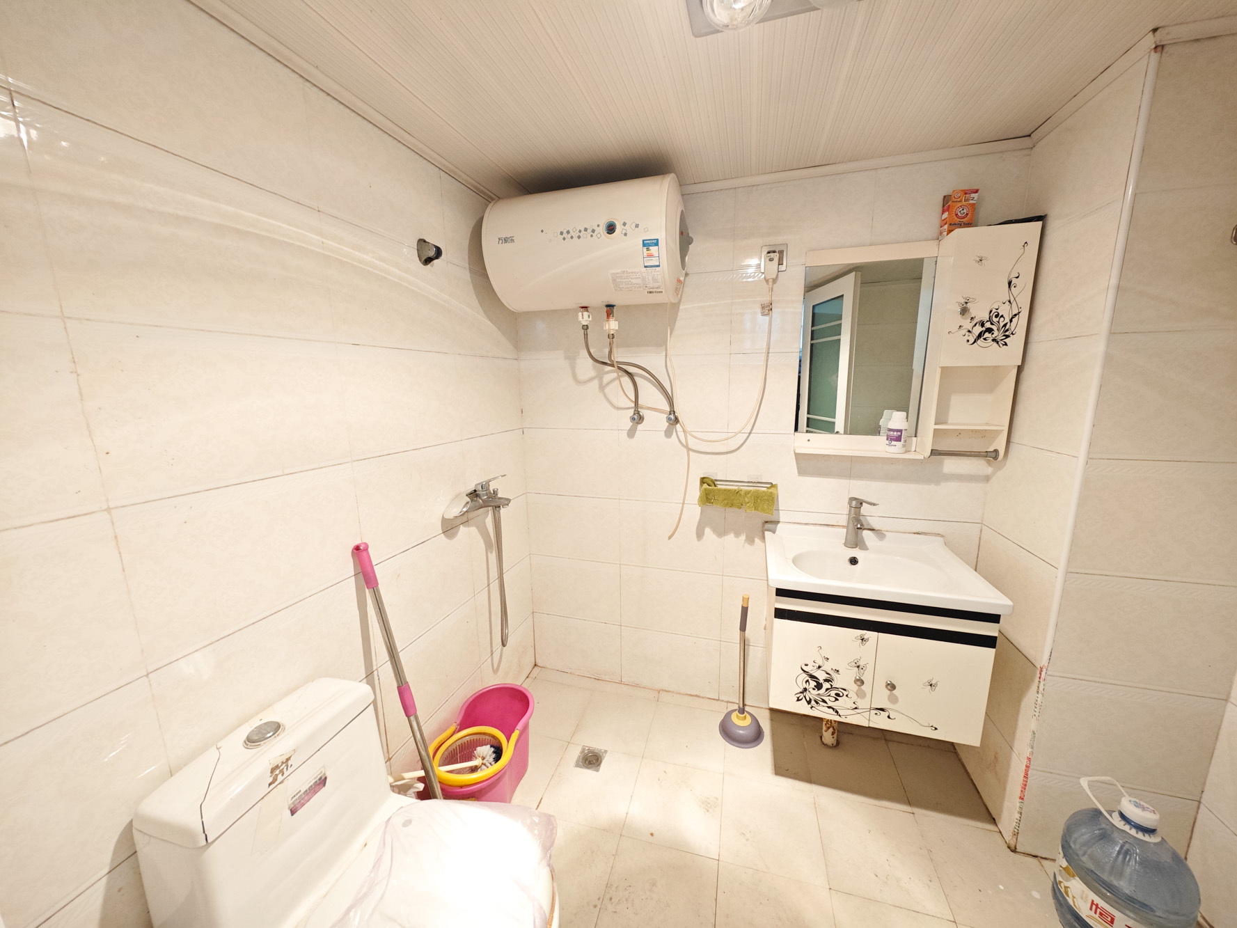 世纪桃花苑 1室1厅1卫 25.0万 世纪桃花苑 1室1厅1卫 25.0万卫生间