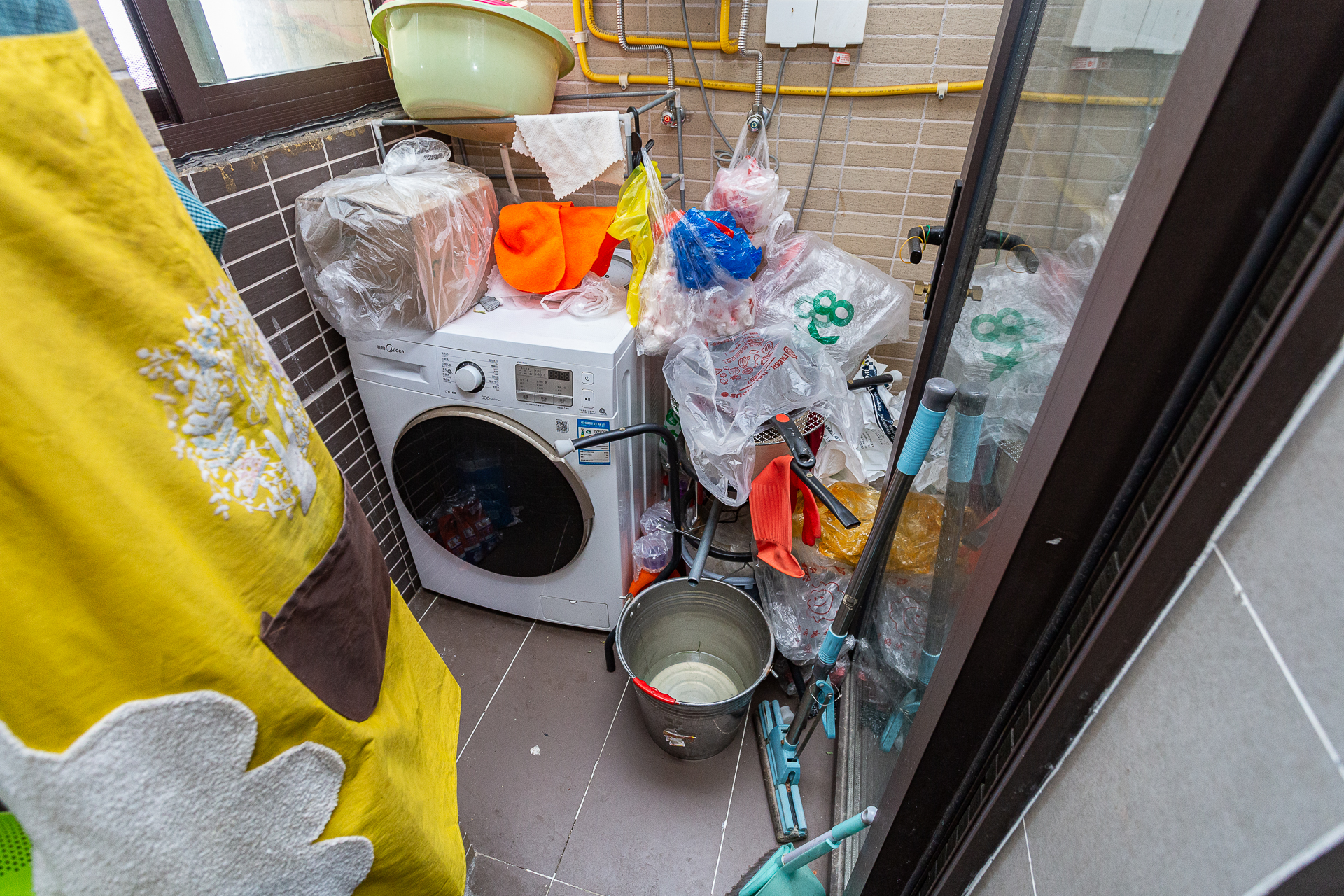 时代倾城二期  3室2厅2卫   90.00万阳台