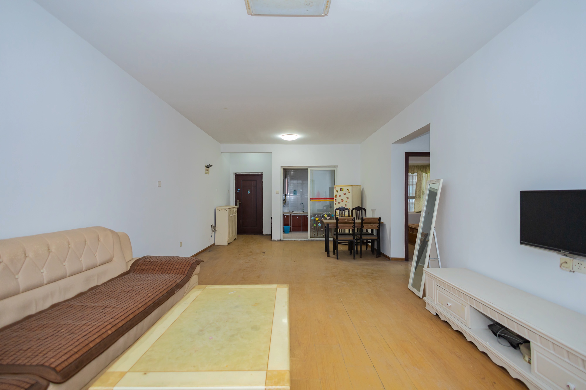 湘楚家园 2室2厅1卫 43.8万 湘楚家园 2室2厅1卫 43.8万客厅