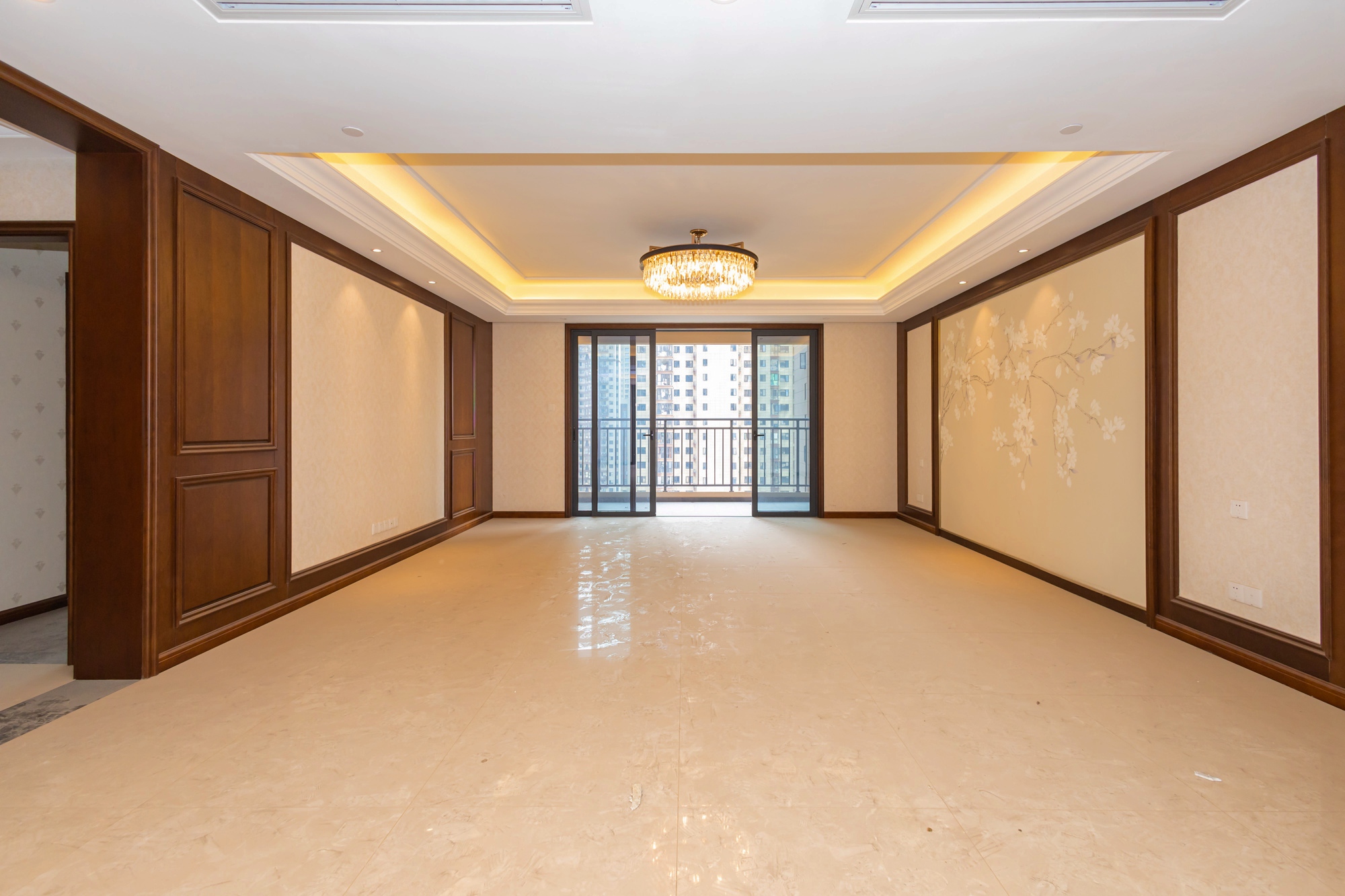 运达锦绣广场 6室2厅3卫 381.98万 运达锦绣广场 6室2厅3卫 381.98万客厅