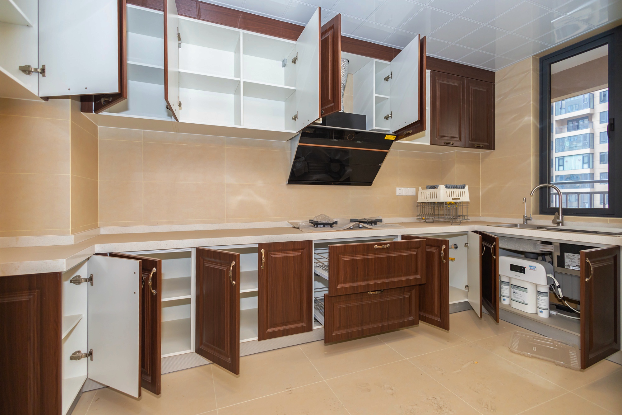 运达锦绣广场 6室2厅3卫 381.98万 运达锦绣广场 6室2厅3卫 381.98万厨房