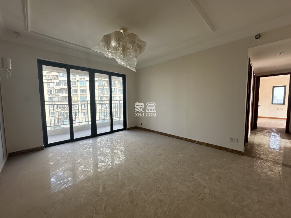 恒大华府  3室2厅2卫    82.8万