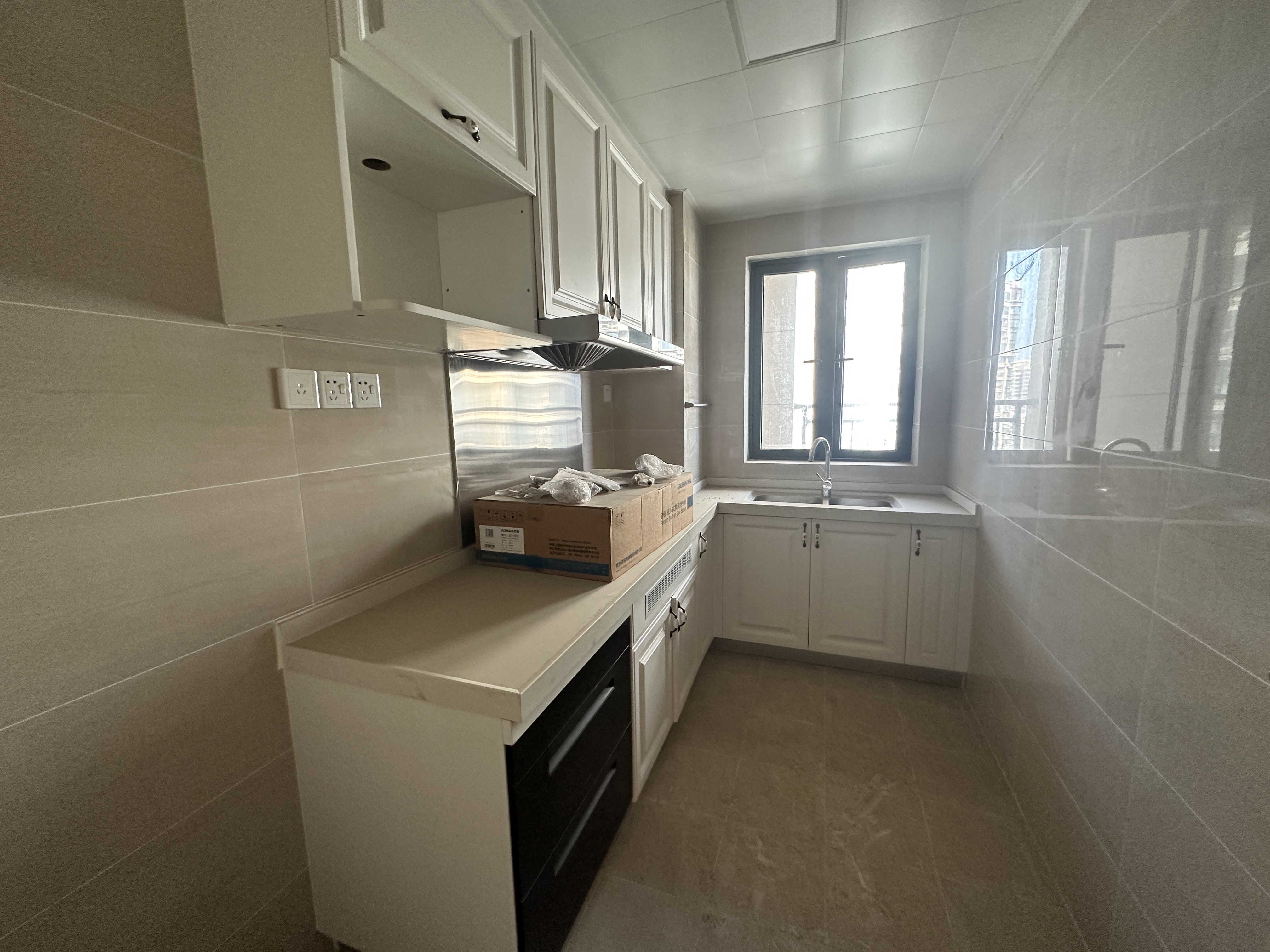 恒大华府  3室2厅2卫    82.8万 恒大华府  3室2厅2卫    82.8万室内图