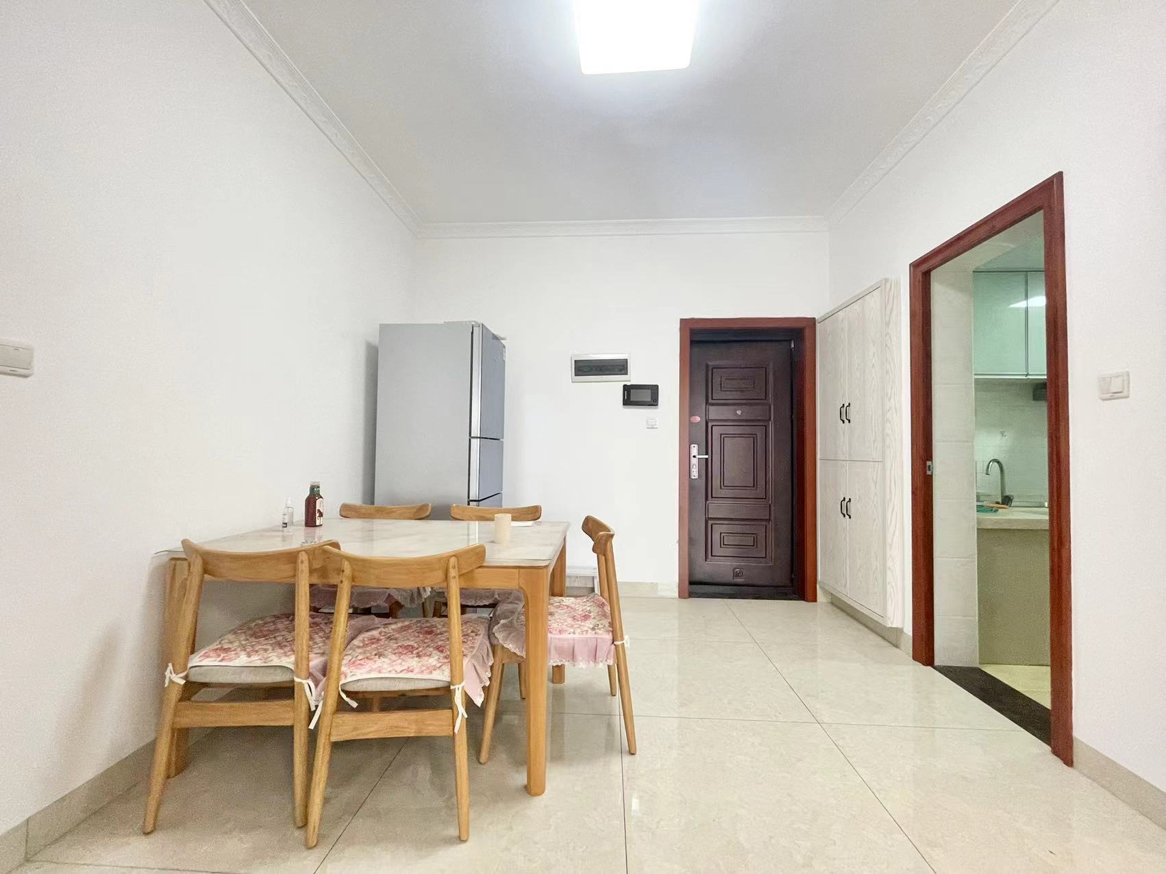 山水洲城华晨第一城 2室2厅1卫 43.8万 山水洲城华晨第一城 2室2厅1卫 43.8万室内图