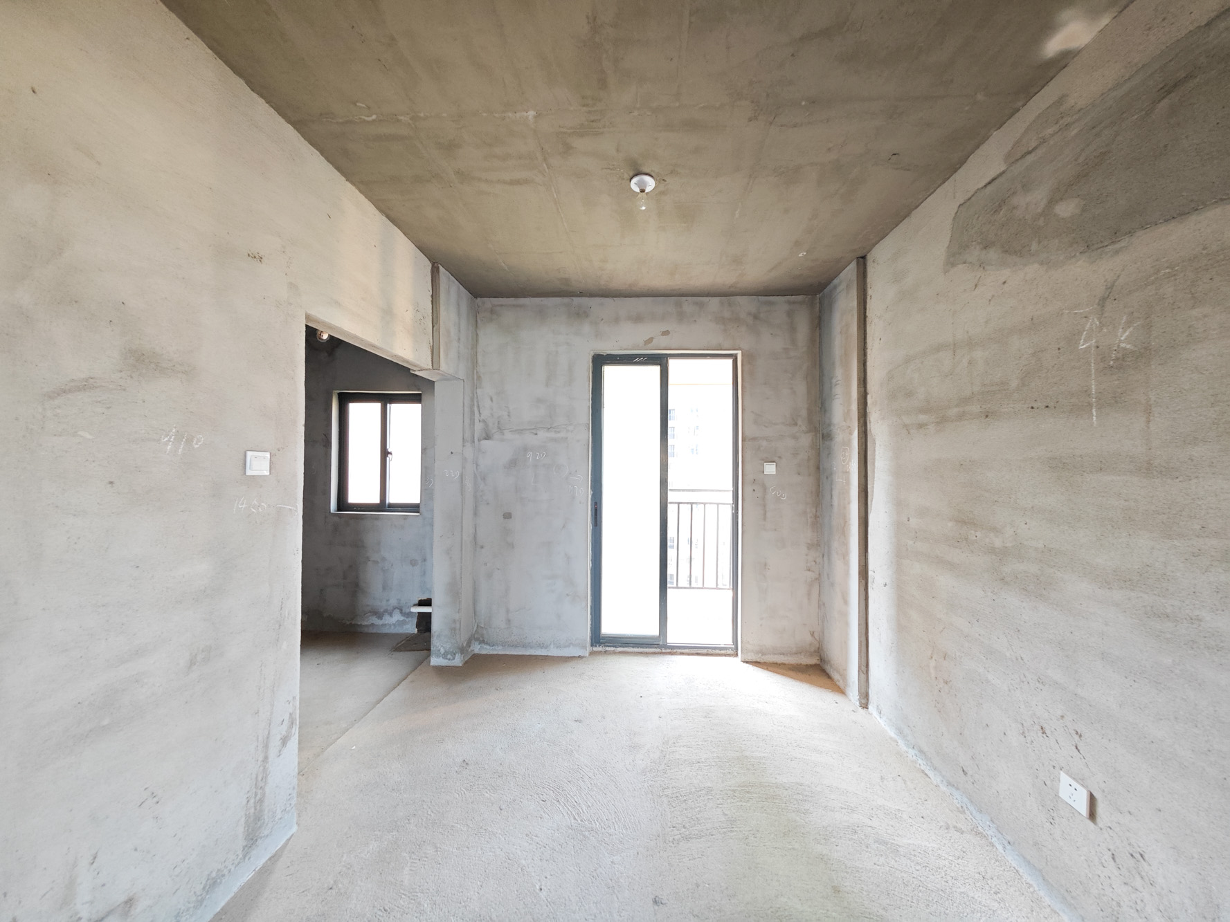 中建嘉和城  4室2厅2卫   135.00万客厅