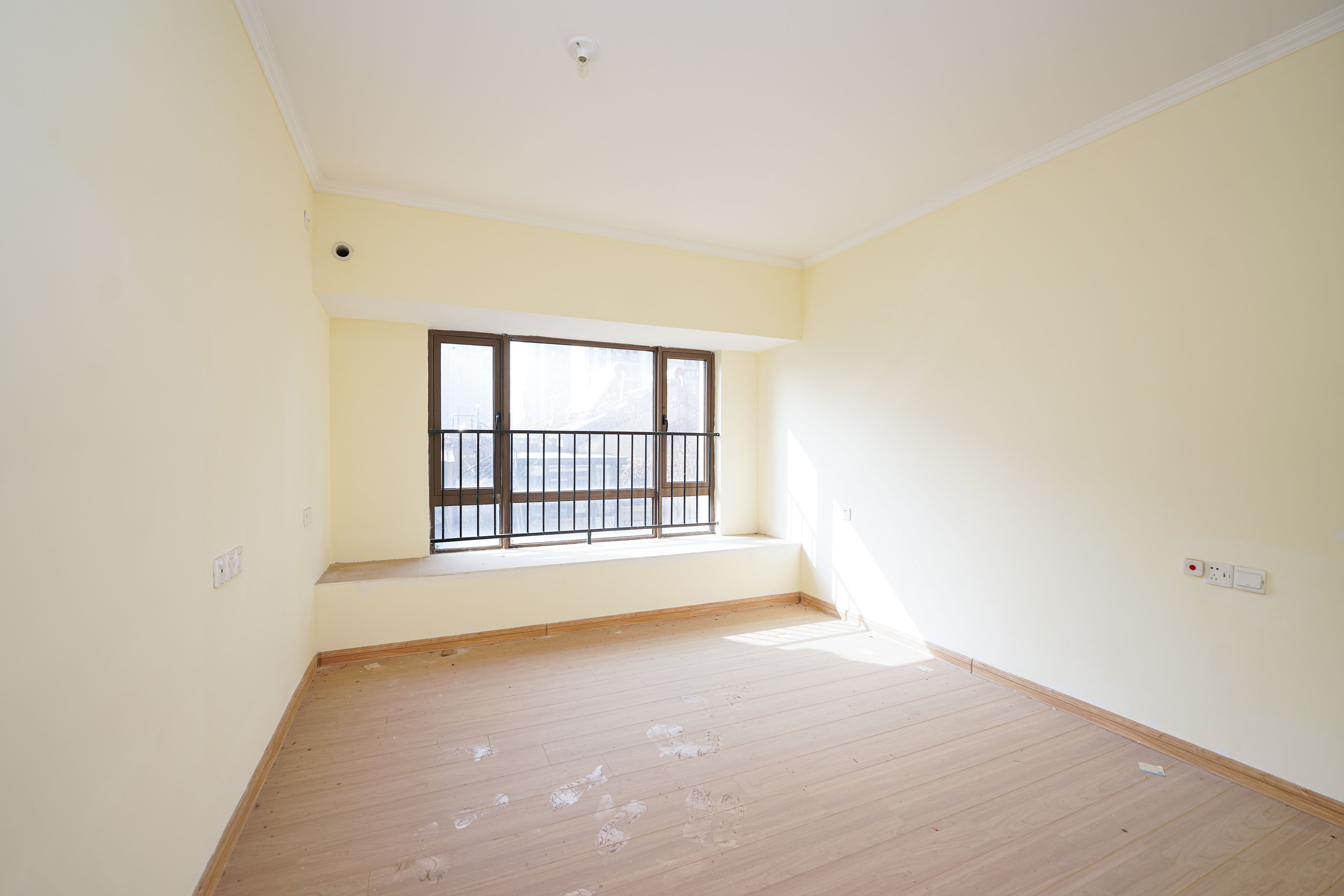 碧桂园公园壹号(凯怡茗苑) 3室2厅2卫 78.0万 碧桂园公园壹号(凯怡茗苑) 3室2厅2卫 78.0万卧室