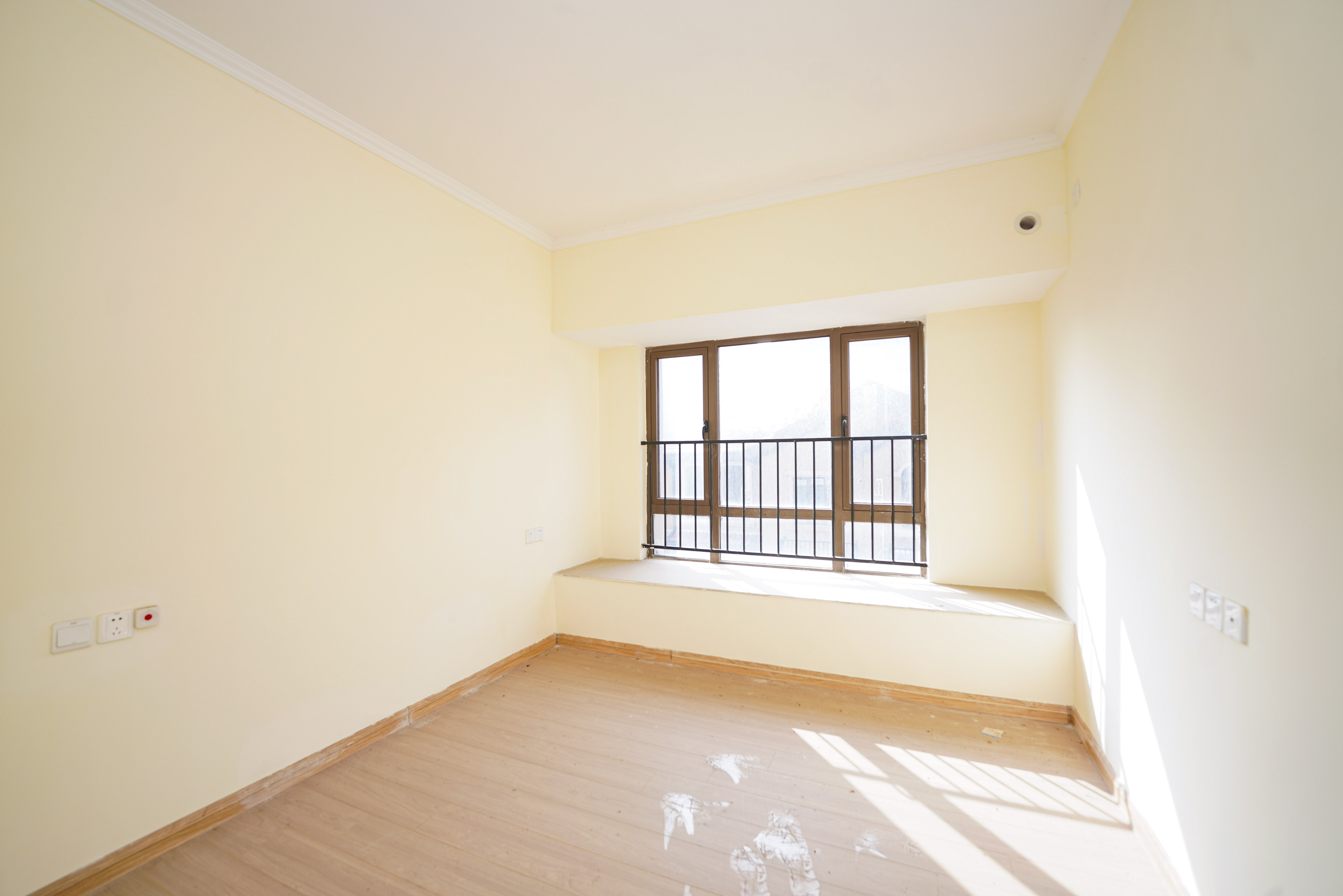 碧桂园公园壹号(凯怡茗苑) 3室2厅2卫 78.0万 碧桂园公园壹号(凯怡茗苑) 3室2厅2卫 78.0万卧室