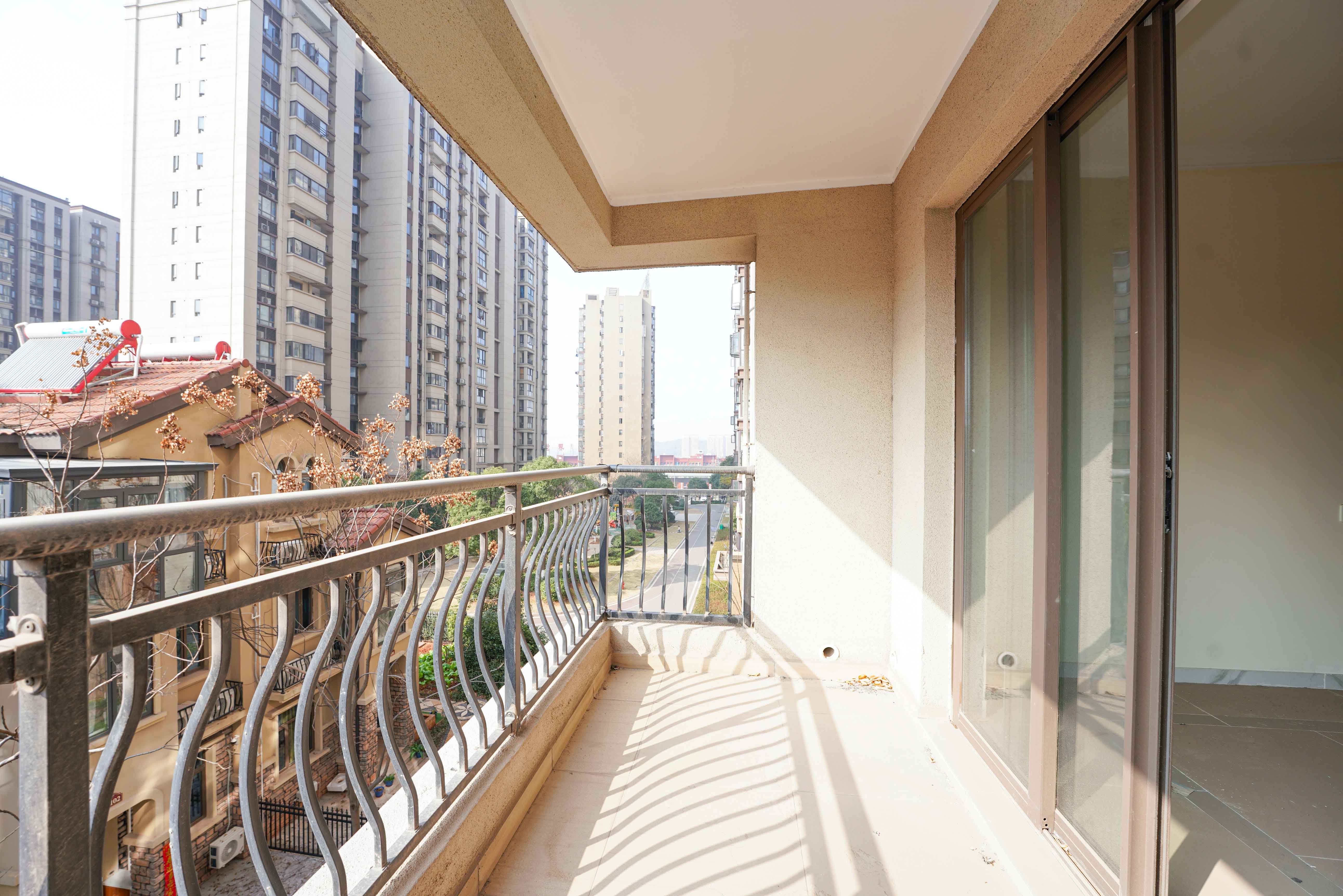 碧桂园公园壹号(凯怡茗苑) 3室2厅2卫 78.0万 碧桂园公园壹号(凯怡茗苑) 3室2厅2卫 78.0万其他