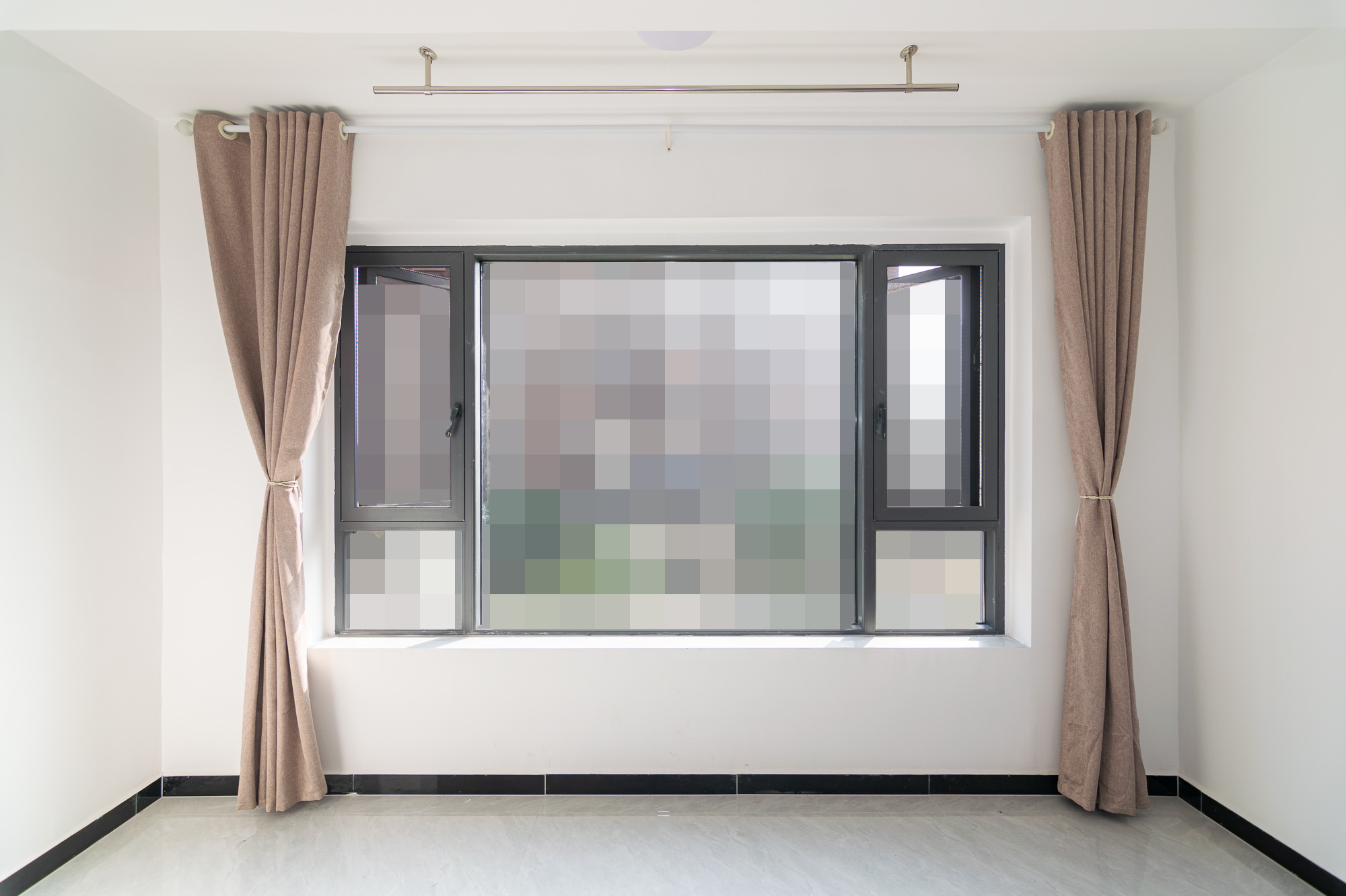 大汉汉园  5室2厅2卫    132.0万阳台