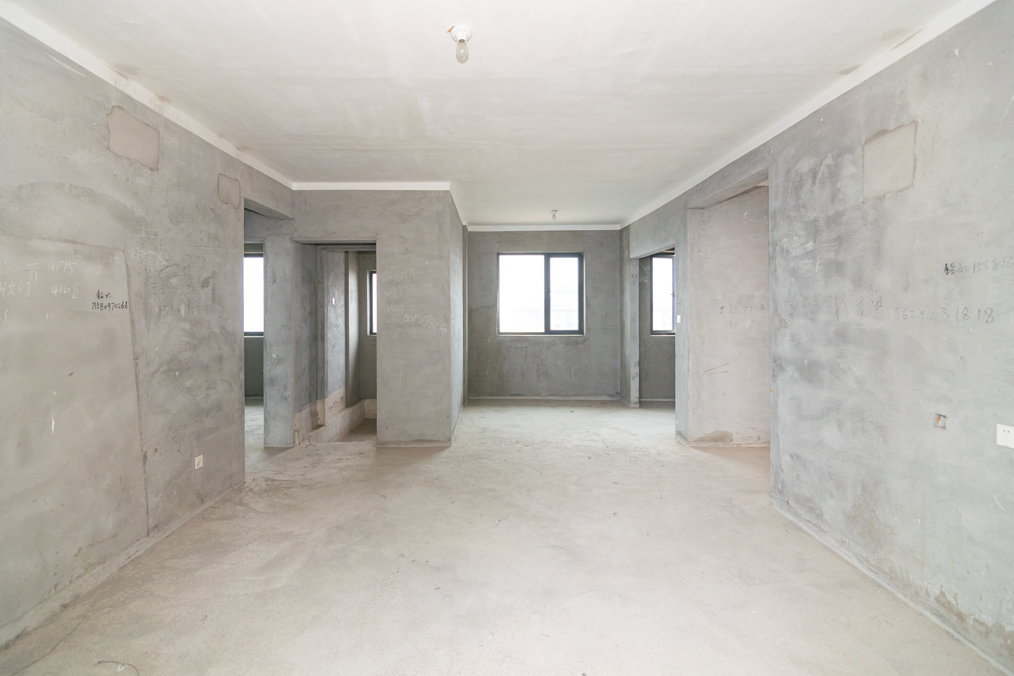 荣盛岳麓峰景 3室2厅2卫 78.4万 荣盛岳麓峰景 3室2厅2卫 78.4万客厅