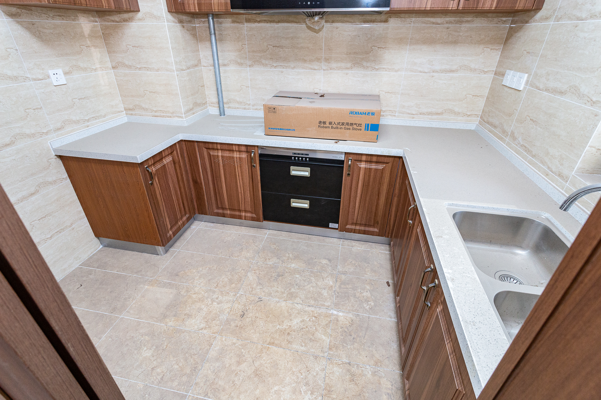 万润滨江天著  5室2厅2卫    168.0万 万润滨江天著  5室2厅2卫    168.0万厨房