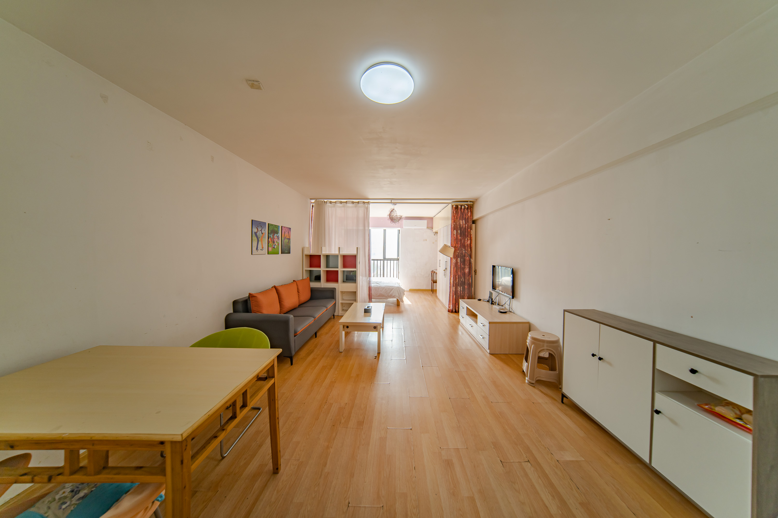 阳光100二期 1室1厅1卫 39.8万 阳光100二期 1室1厅1卫 39.8万客厅