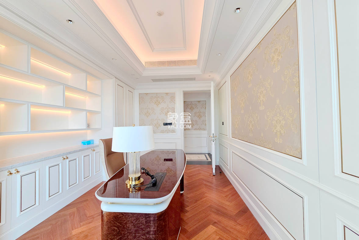 运达中央广场一、二期  6室2厅4卫    1580.0万 运达中央广场一、二期  6室2厅4卫    1580.0万其他