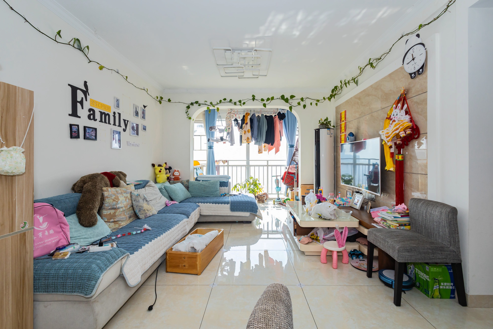 恒广国际景园一二区  2室2厅1卫    68.8万 恒广国际景园一二区  2室2厅1卫    68.8万客厅