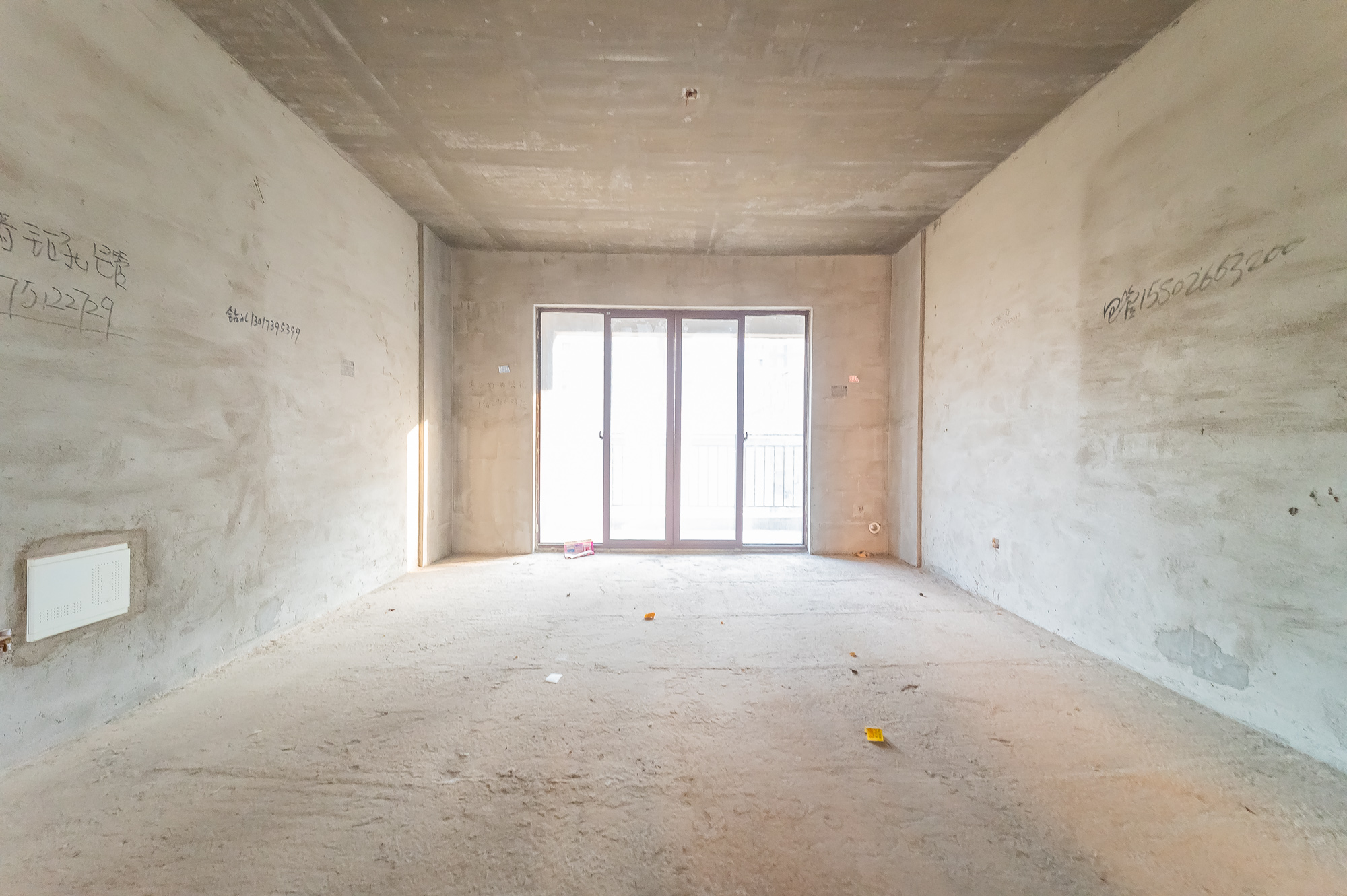 艺源颂雅小区(719街区) 5室2厅2卫 149.8万 艺源颂雅小区(719街区) 5室2厅2卫 149.8万客厅