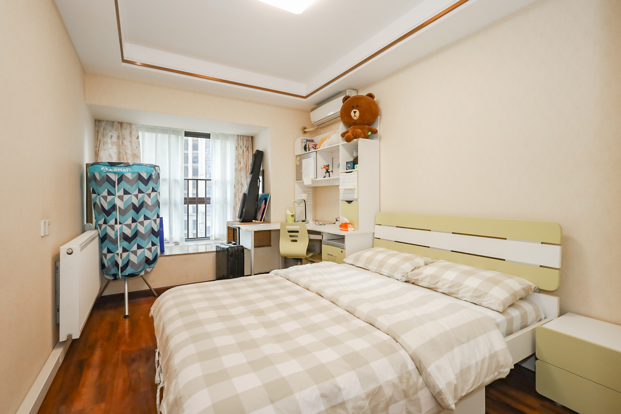 绿地中央广场 4室2厅2卫 238.8万 绿地中央广场 4室2厅2卫 238.8万卧室