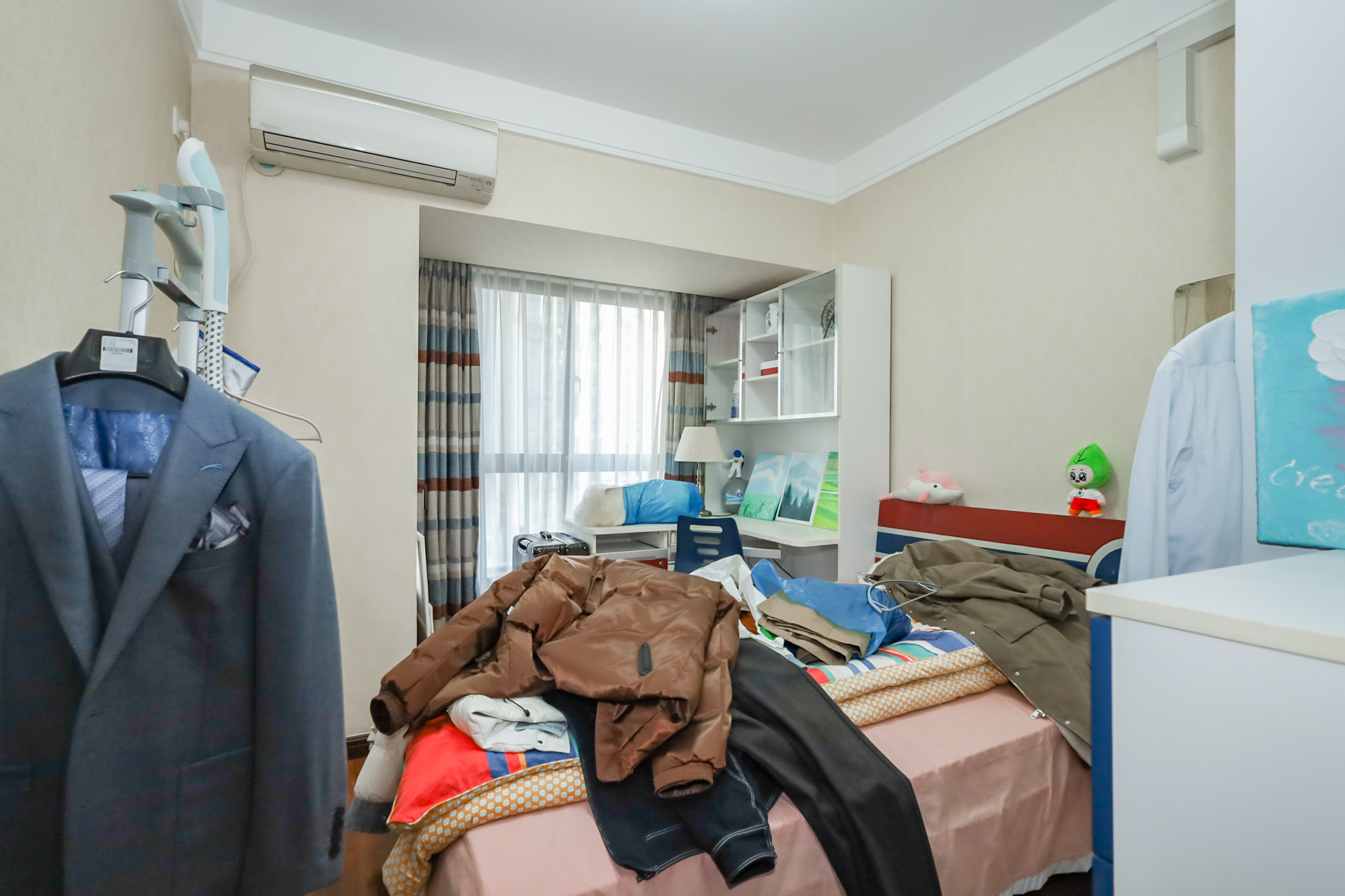 绿地中央广场 4室2厅2卫 238.8万 绿地中央广场 4室2厅2卫 238.8万卧室