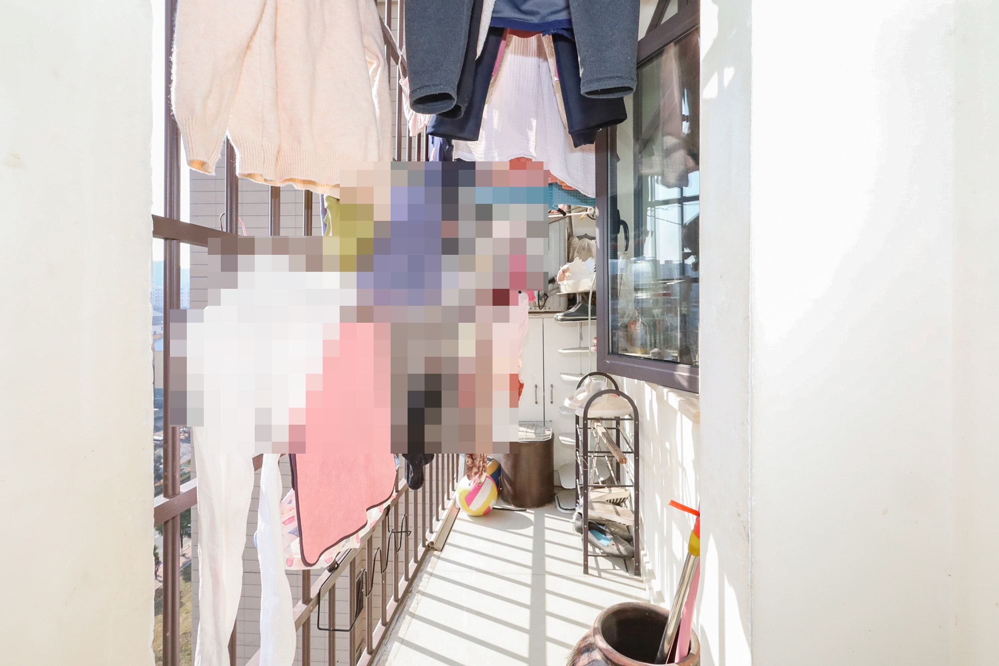 阳光丽城一期  4室2厅1卫   211.00万阳台