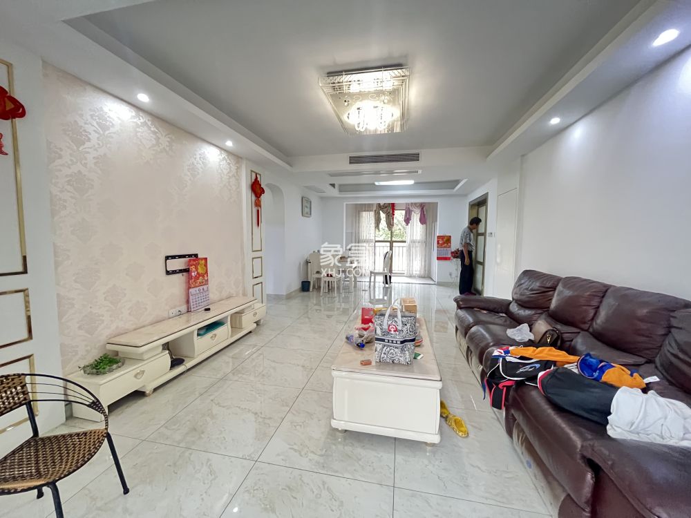 奥园养生城 4室2厅2卫 110.0万 奥园养生城 4室2厅2卫 110.0万室内图