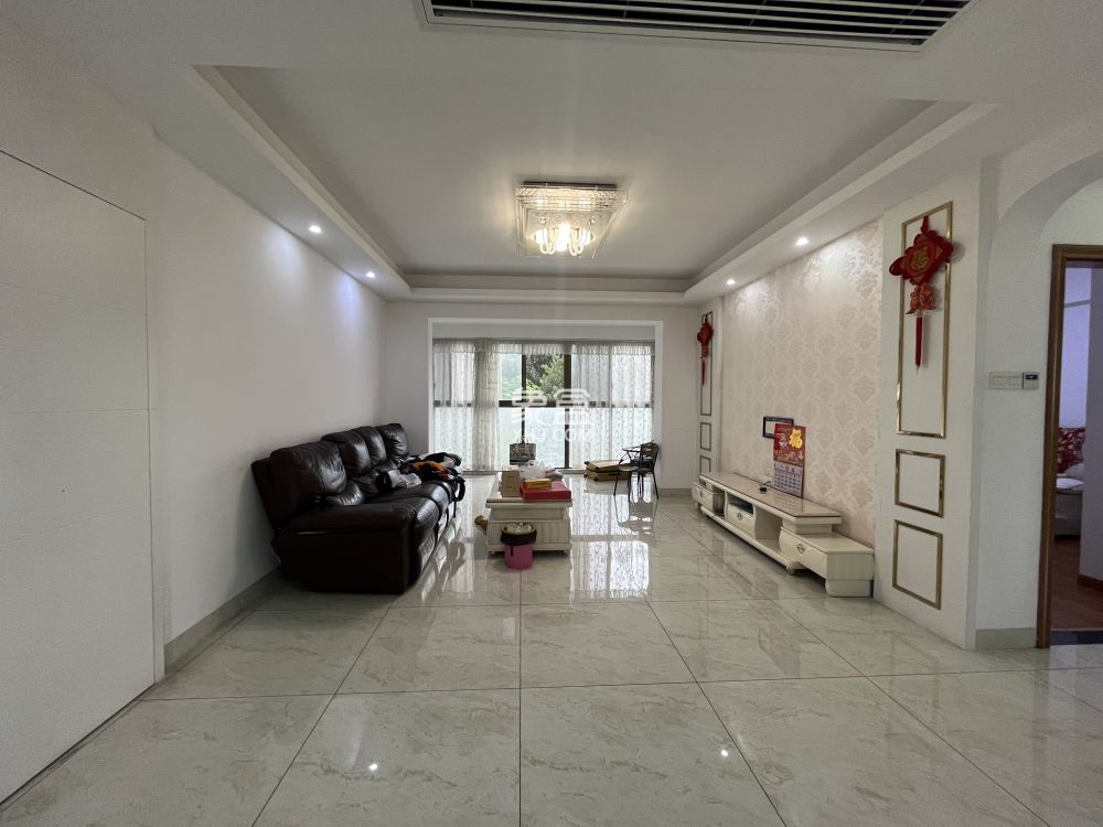 奥园养生城 4室2厅2卫 110.0万 奥园养生城 4室2厅2卫 110.0万室内图